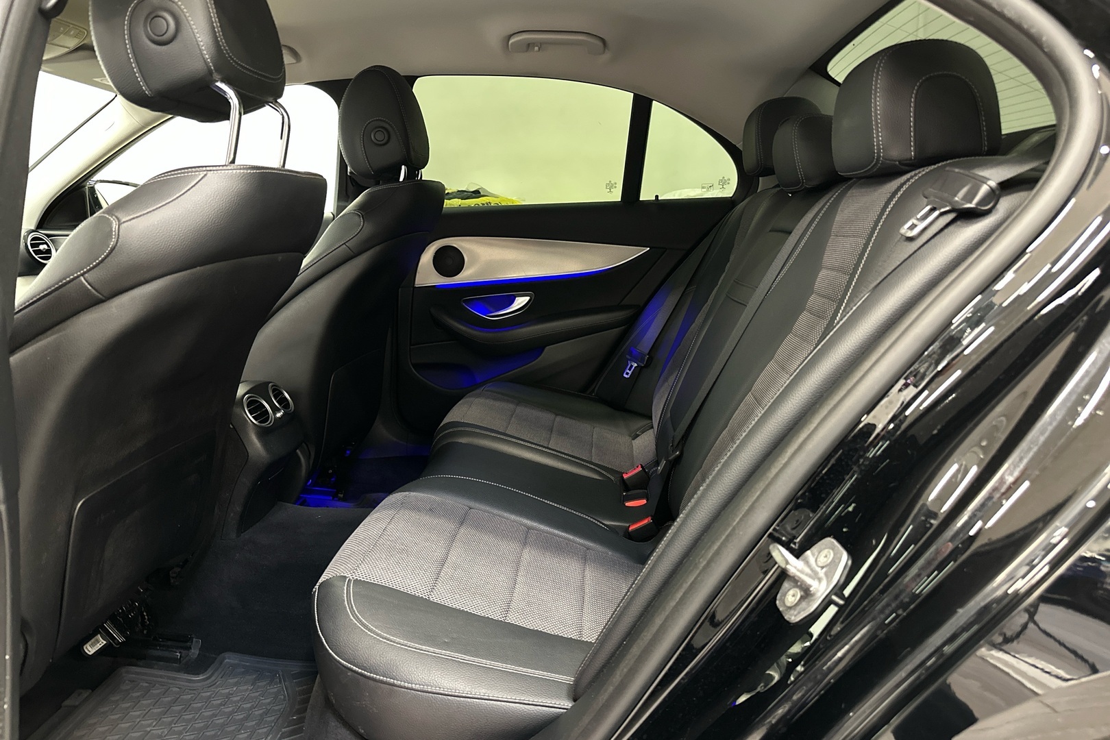 MERCEDES-BENZ E 2016