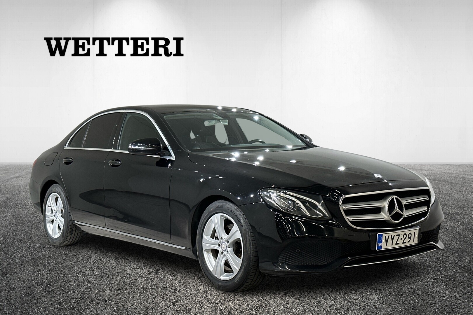 MERCEDES-BENZ E 2016