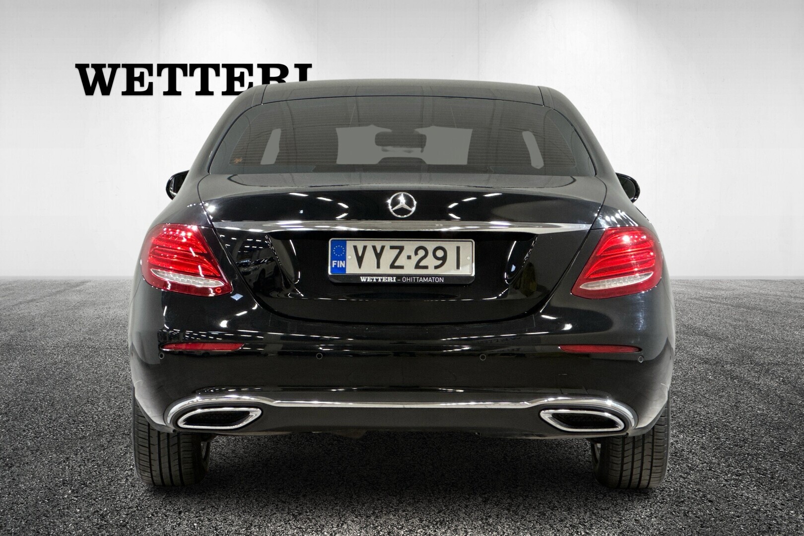 MERCEDES-BENZ E 2016