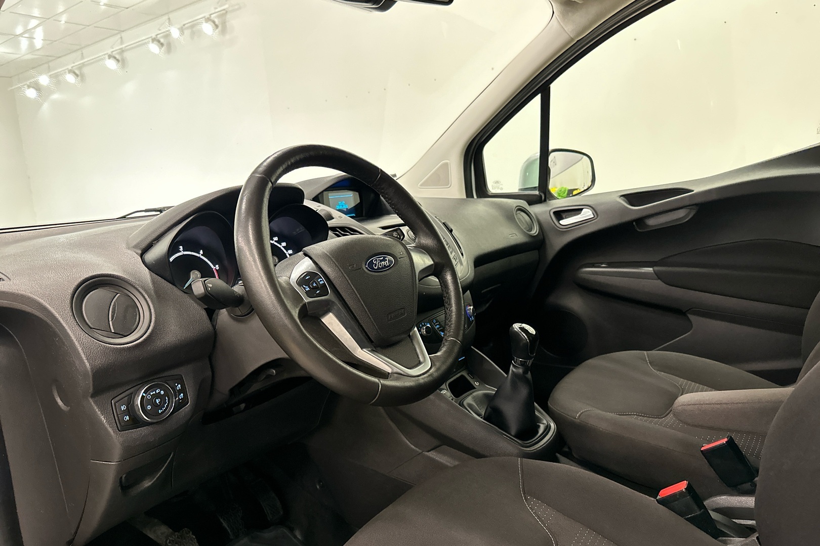 FORD Transit Courier 2016
