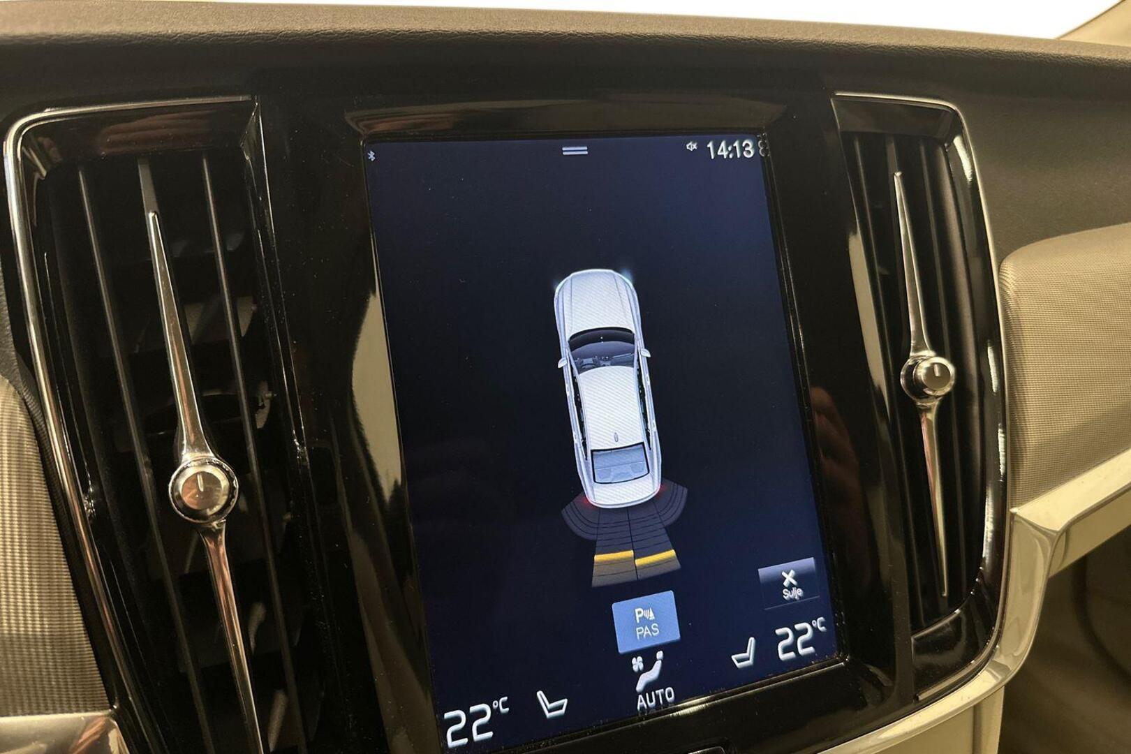 VOLVO S90 16