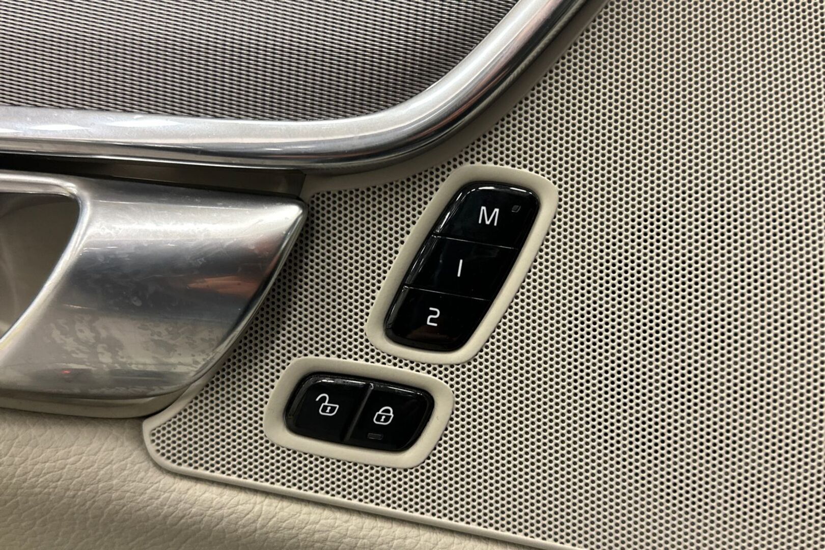 VOLVO S90 24