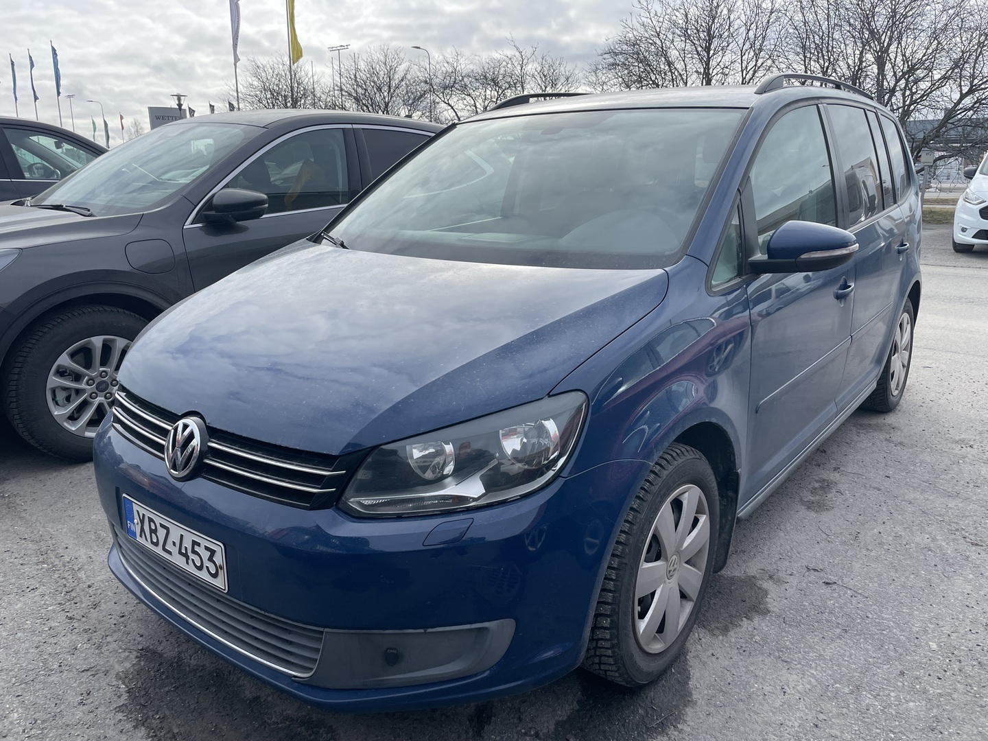 VOLKSWAGEN Touran 2011