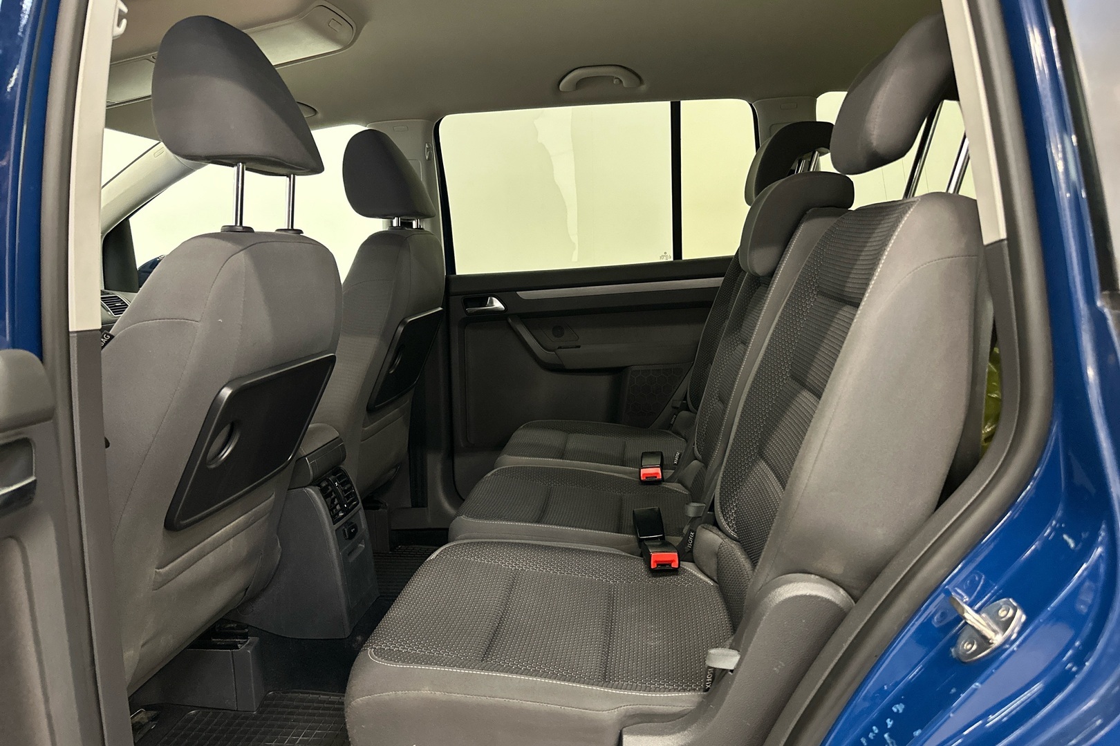 VOLKSWAGEN Touran 2011