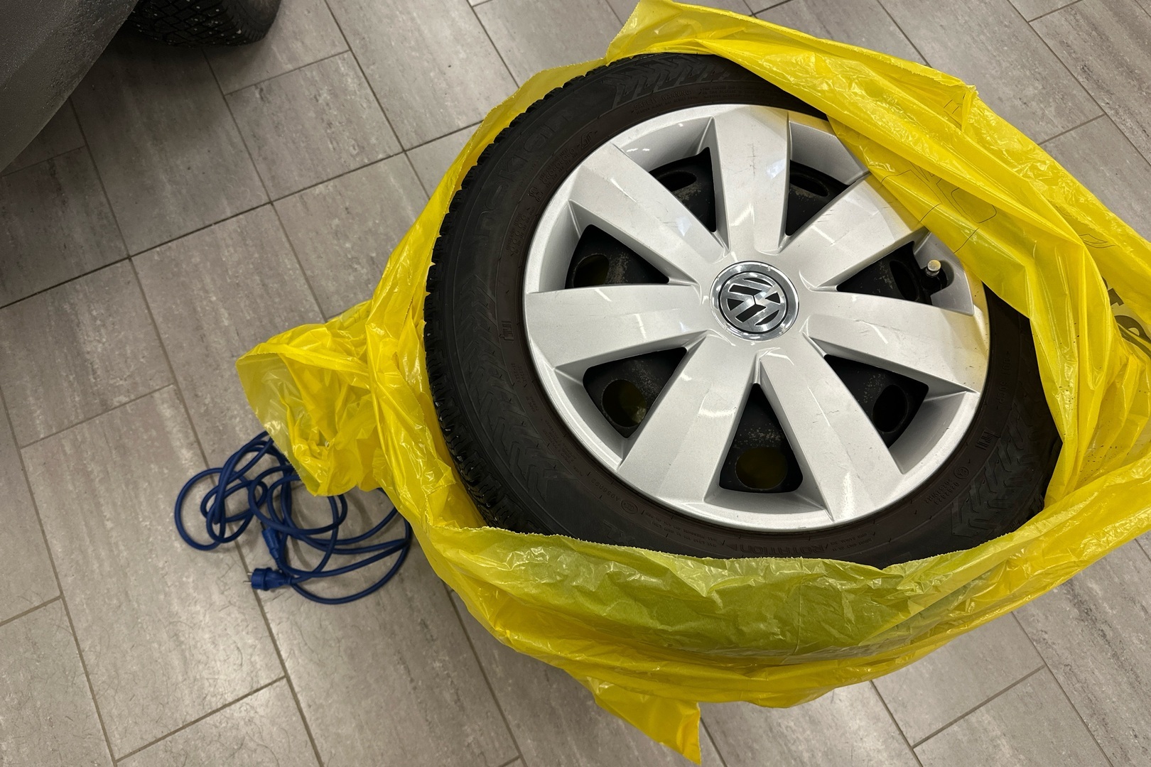 VOLKSWAGEN Touran 2011