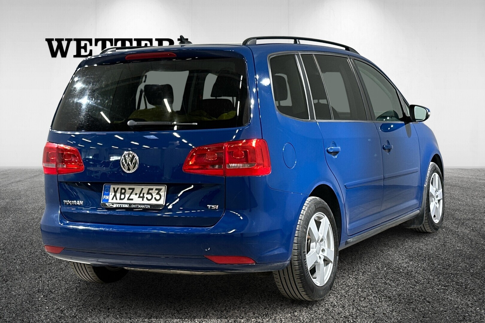 VOLKSWAGEN Touran 2011
