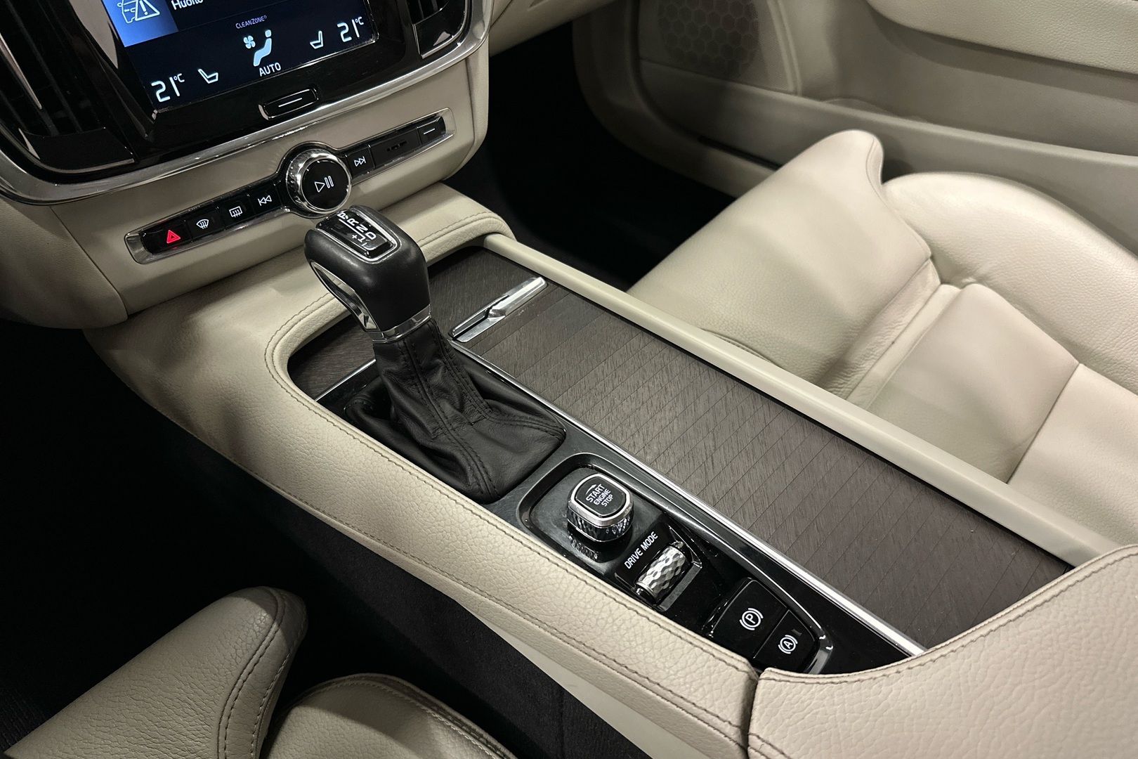 VOLVO V90 Cross Country 2018