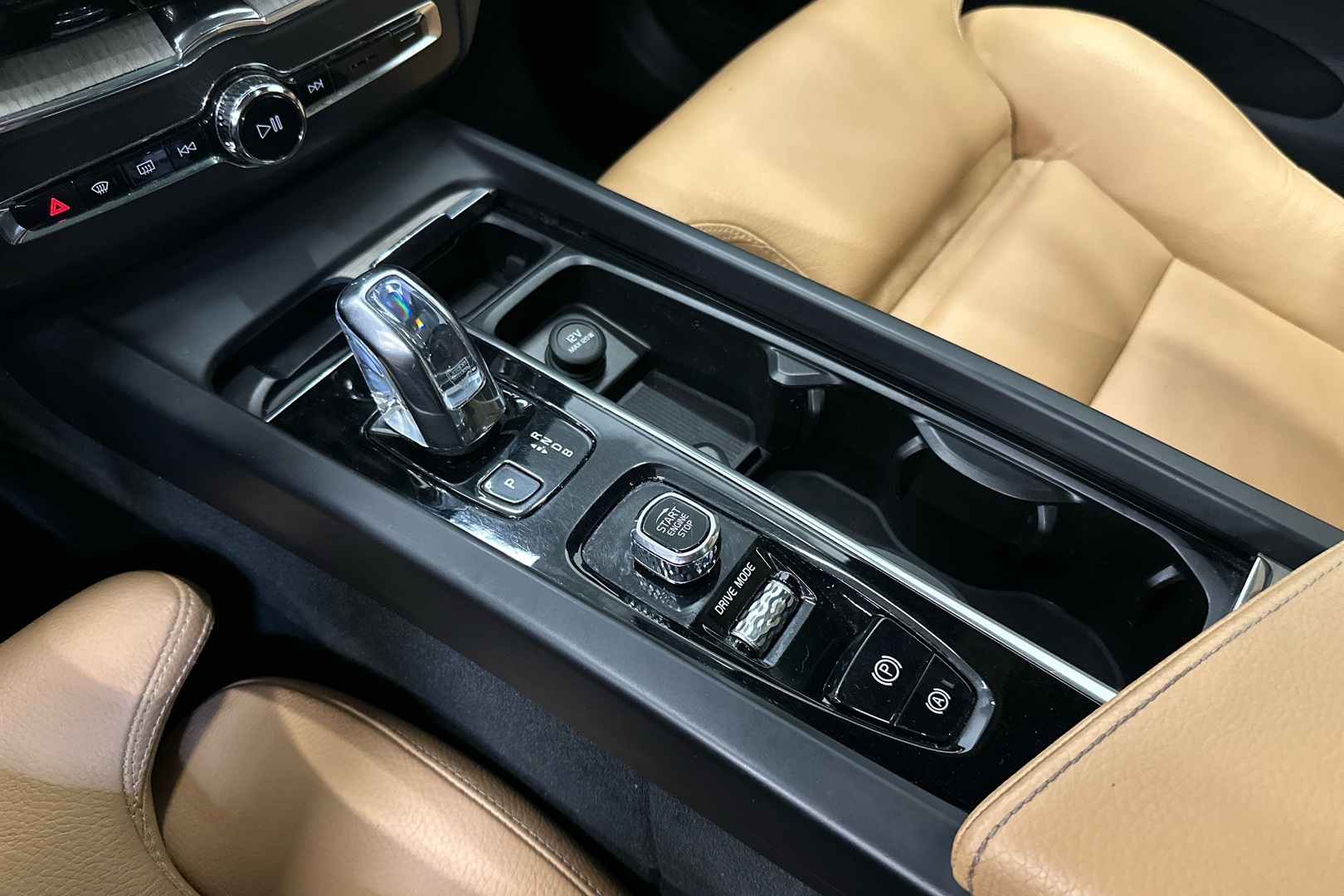VOLVO XC60 2018
