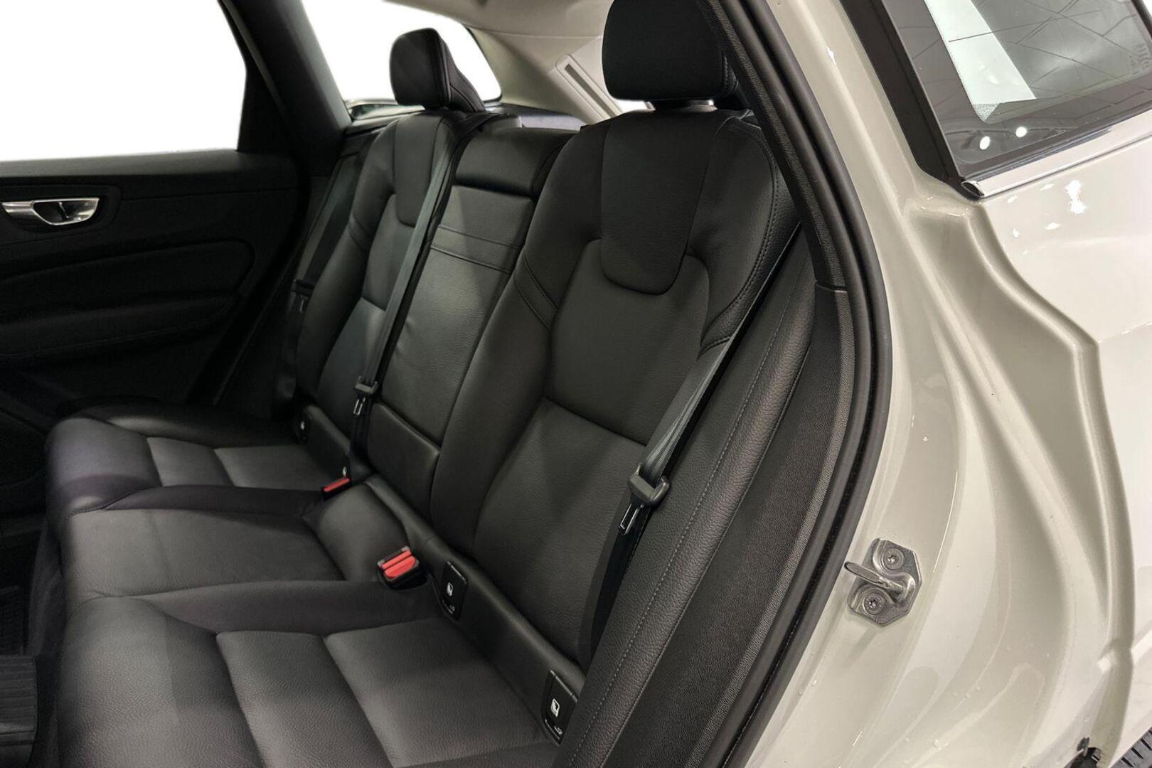 VOLVO XC60 2021