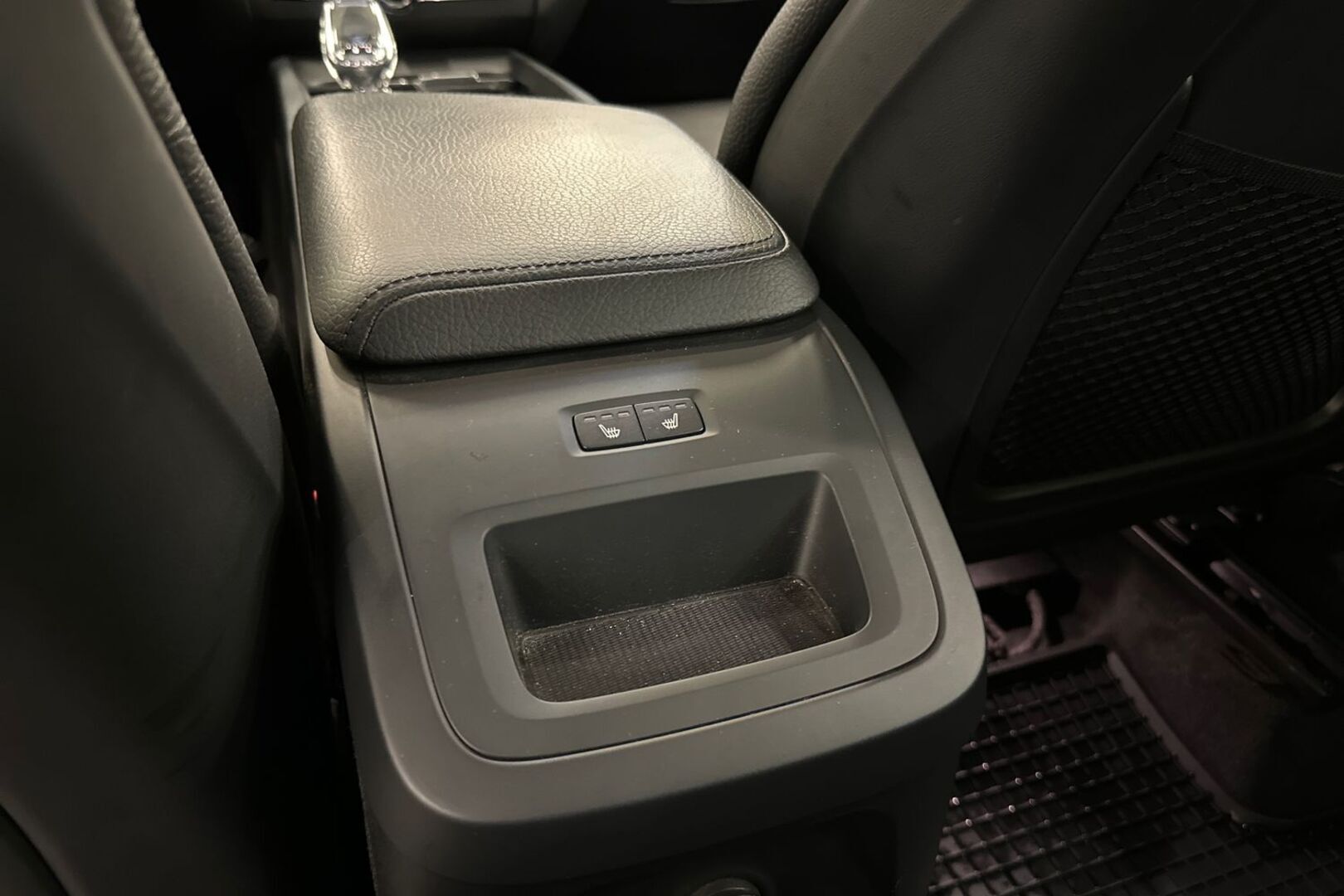 VOLVO XC60 2021