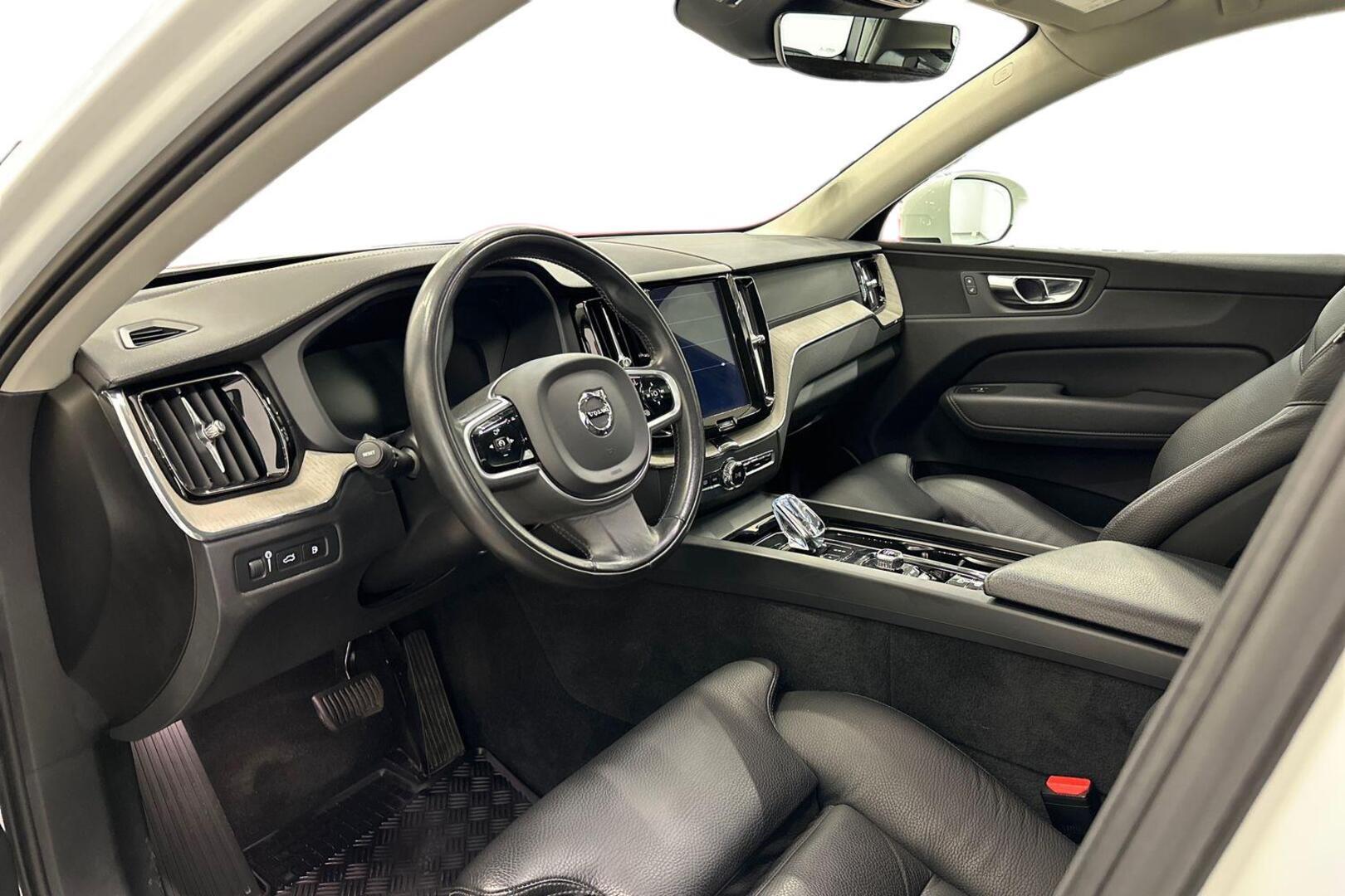 VOLVO XC60 2021