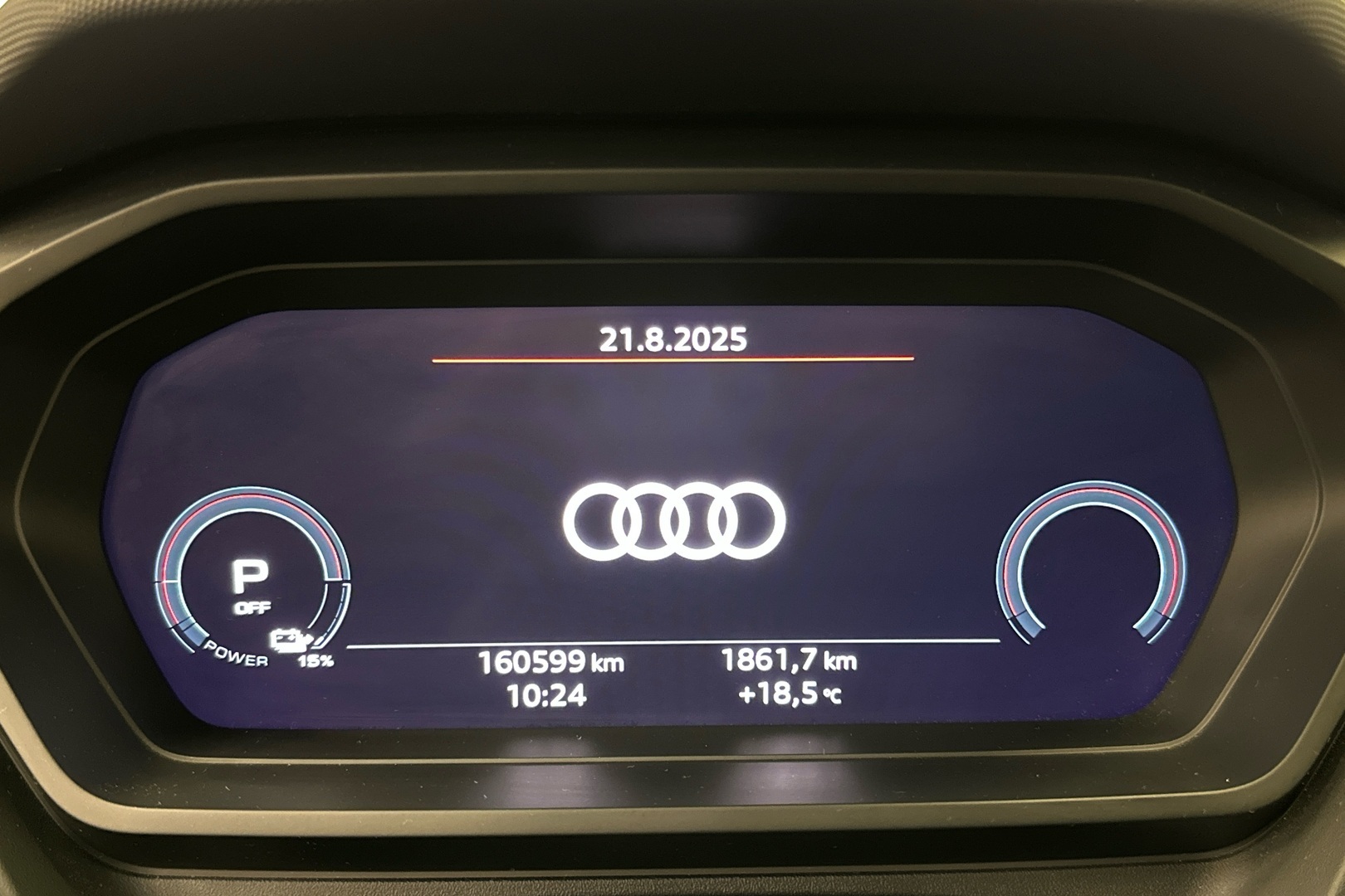 AUDI Q4 e-tron 2021