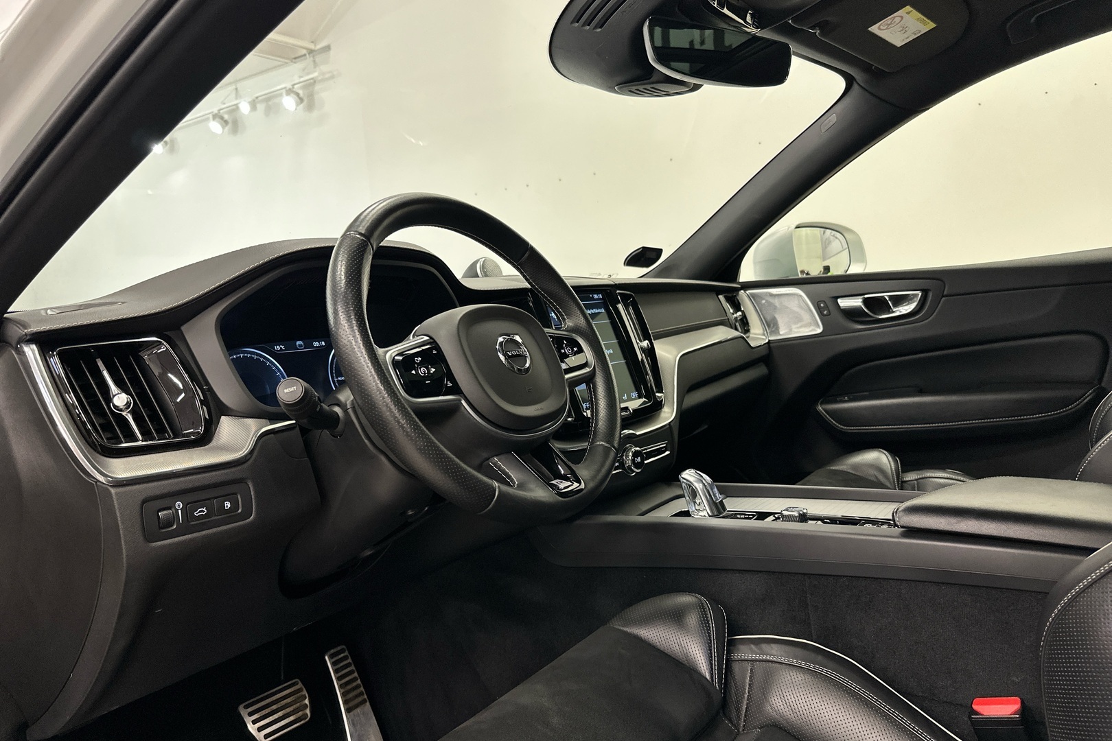 VOLVO XC60 2018