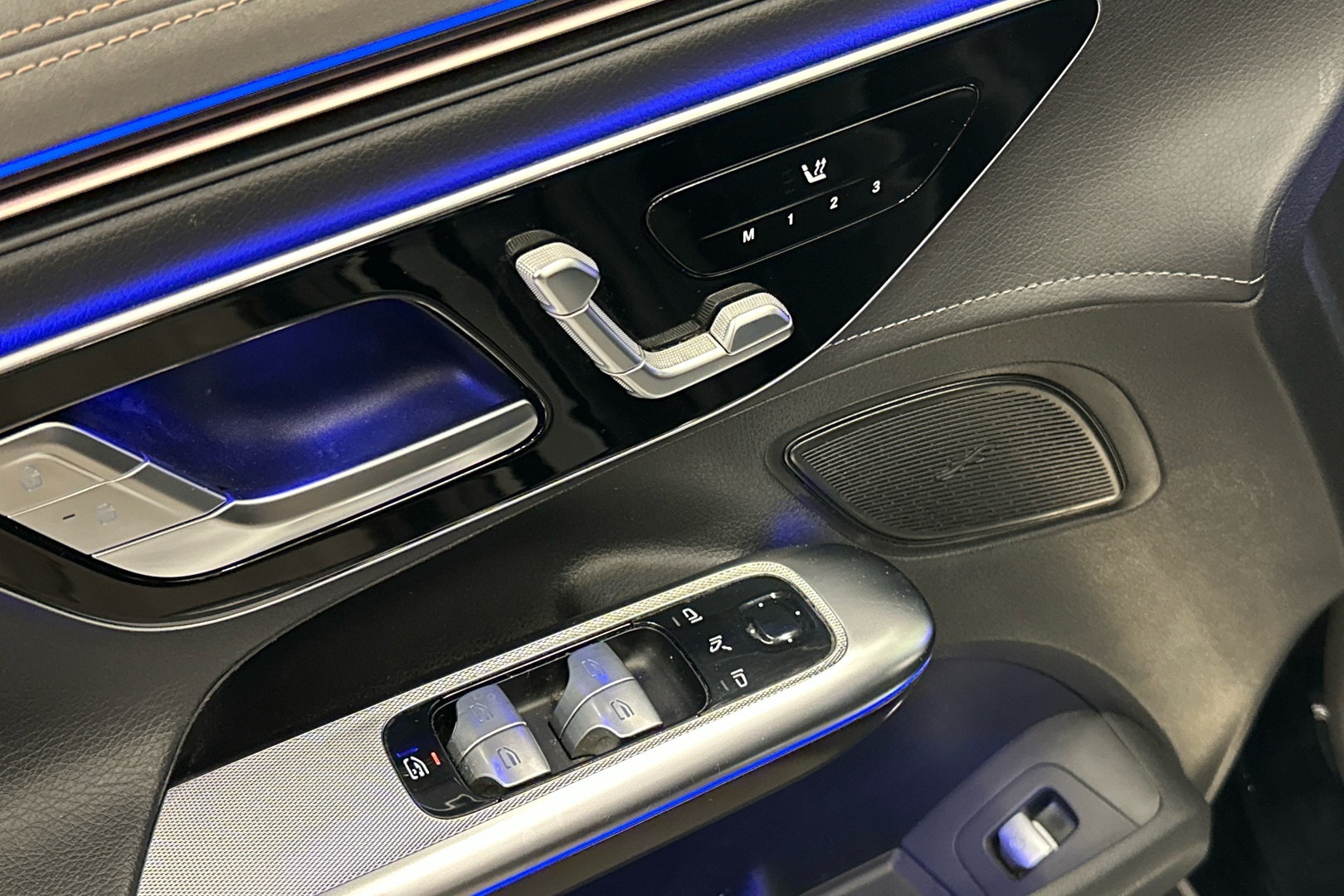 MERCEDES-BENZ EQE 2023