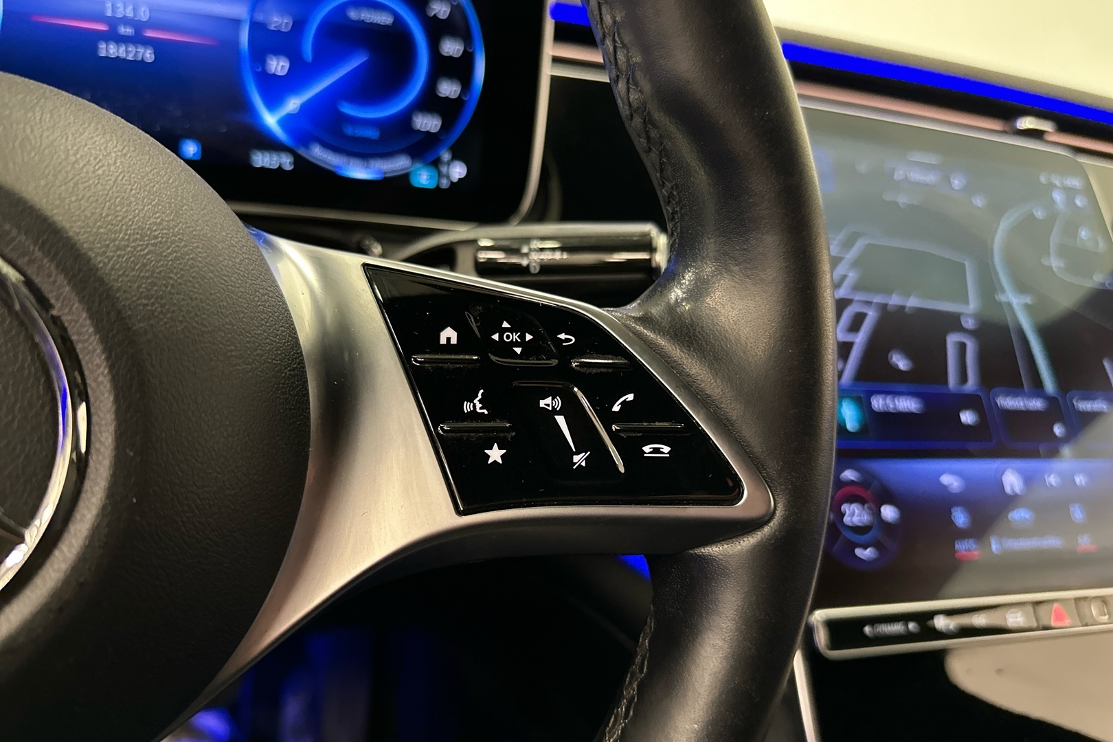 MERCEDES-BENZ EQE 2023