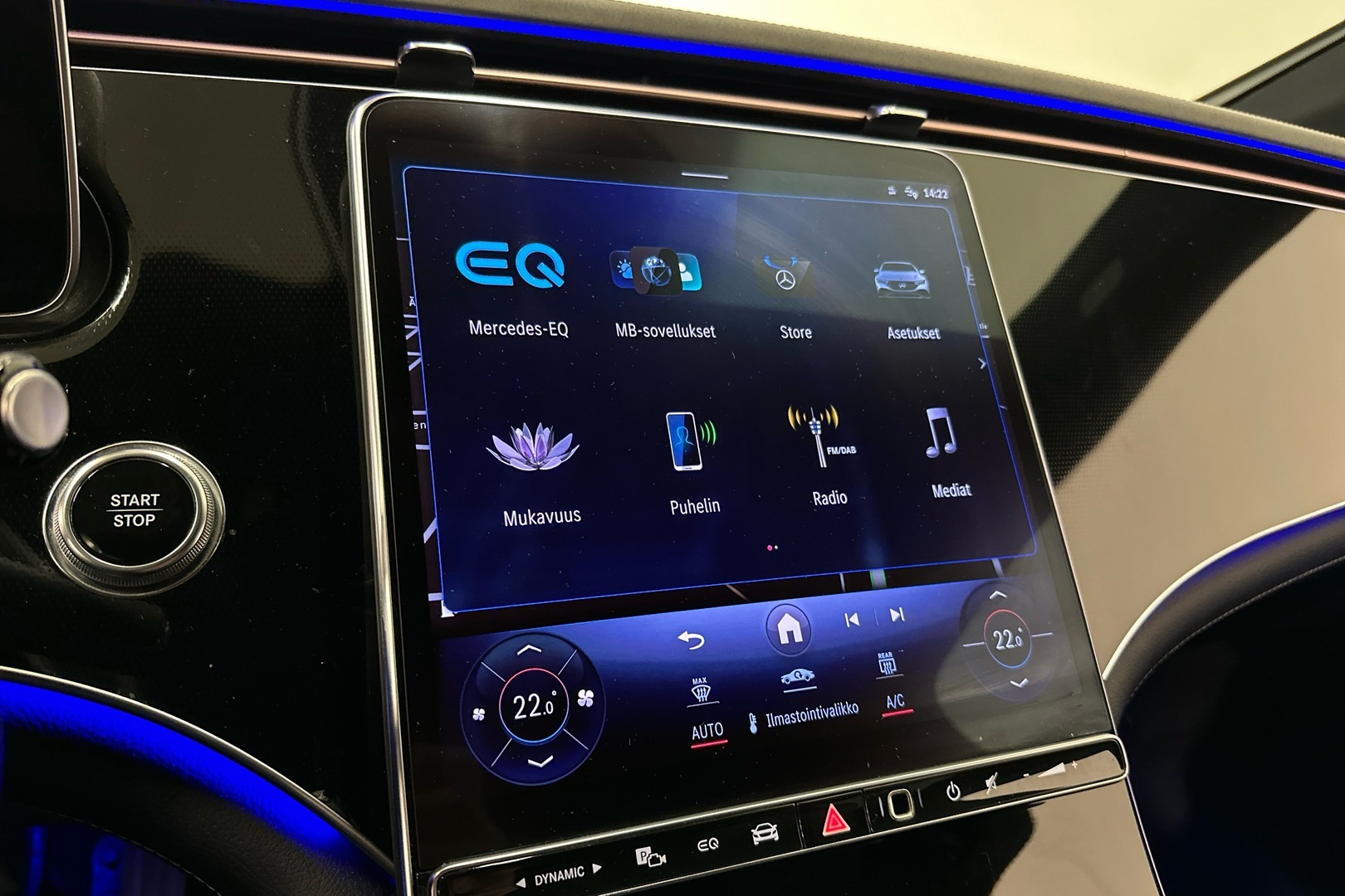 MERCEDES-BENZ EQE 2023