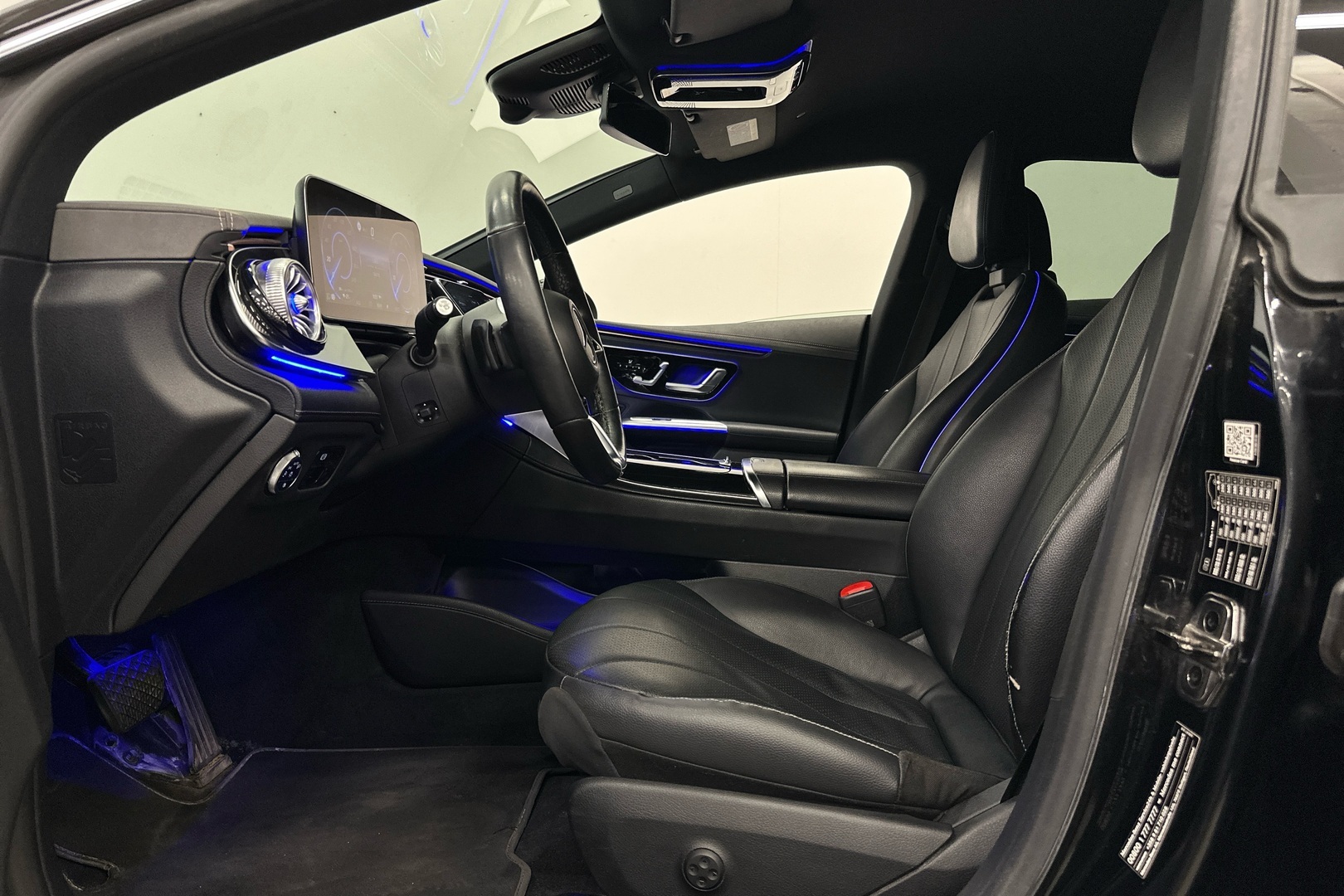 MERCEDES-BENZ EQE 2023