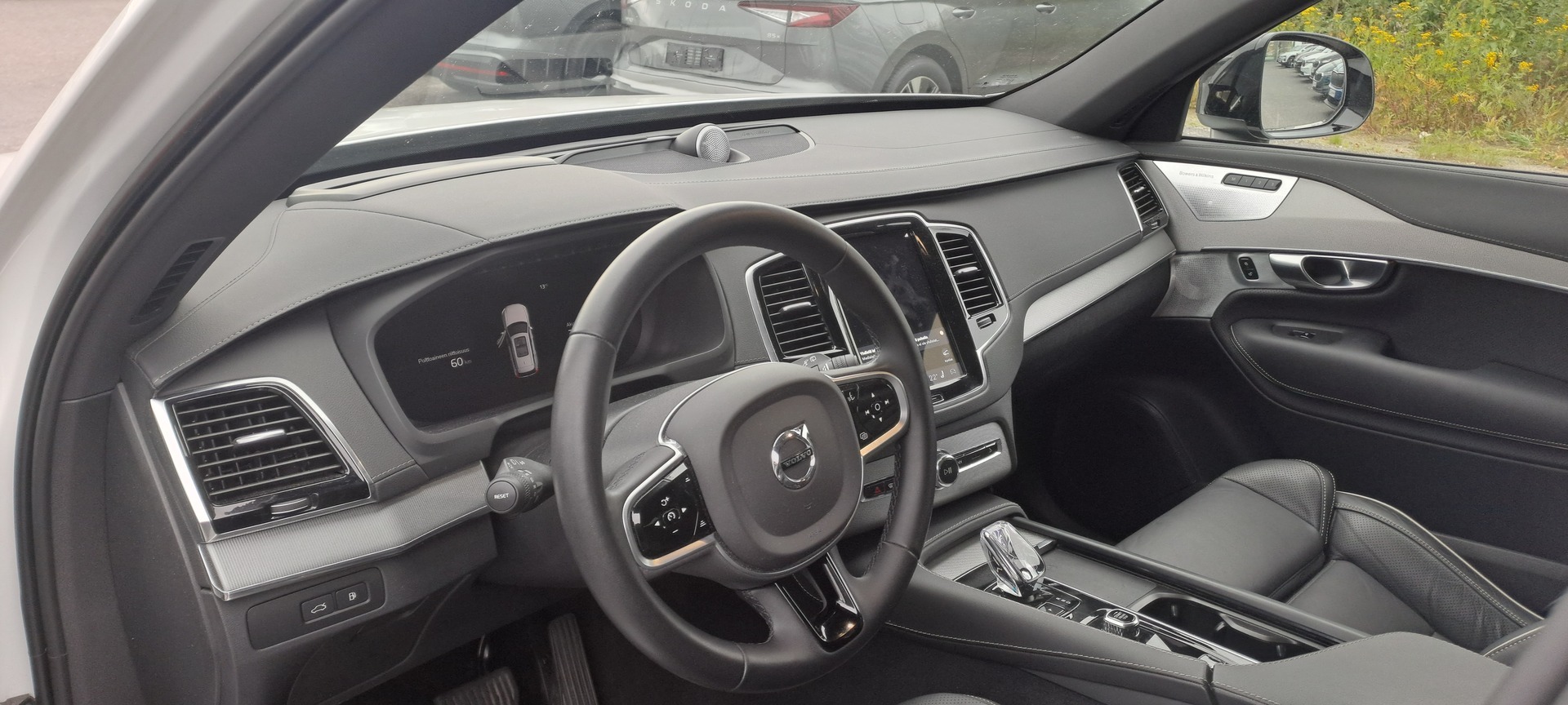 VOLVO XC90 2023