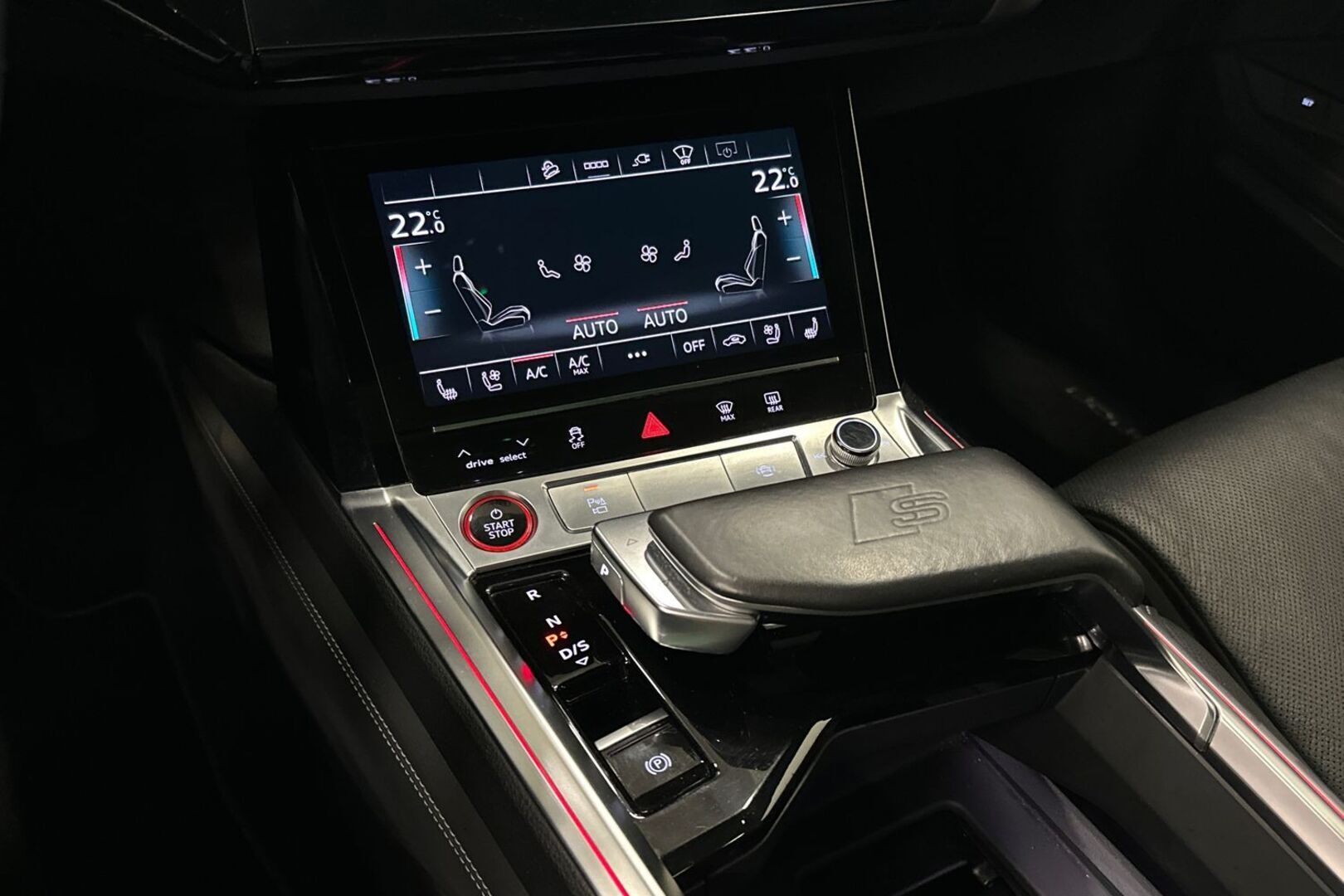 AUDI e-tron 18