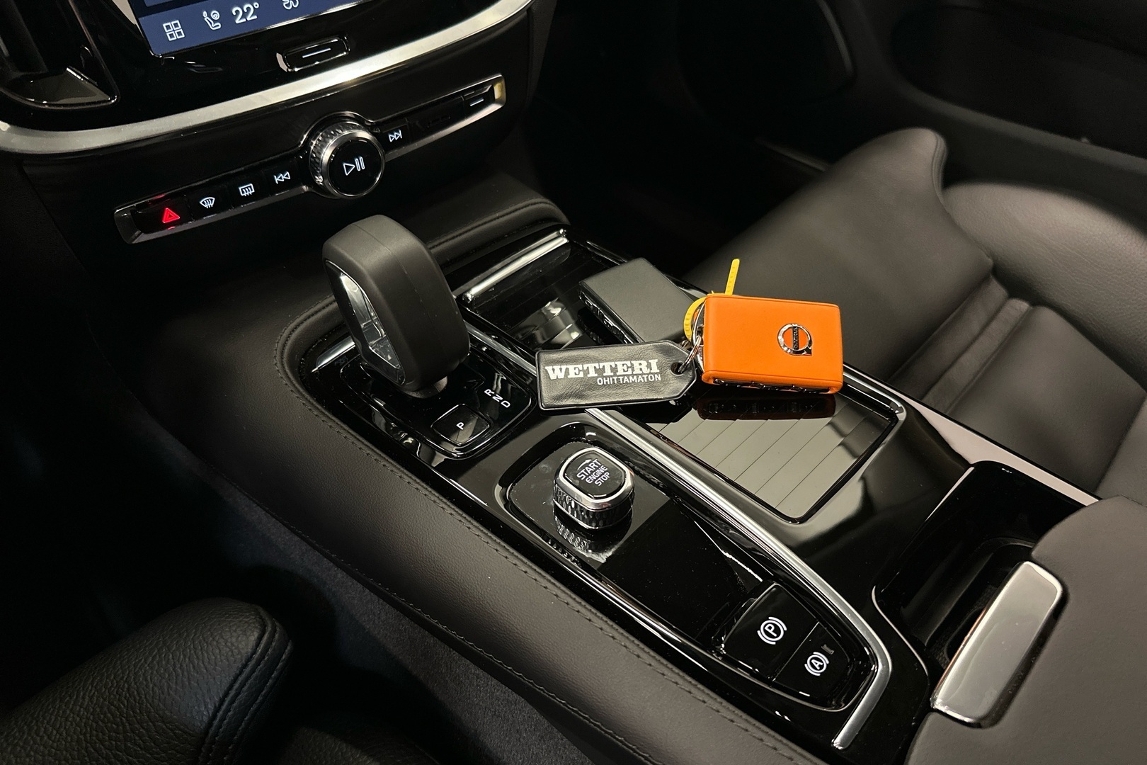 VOLVO S60 17