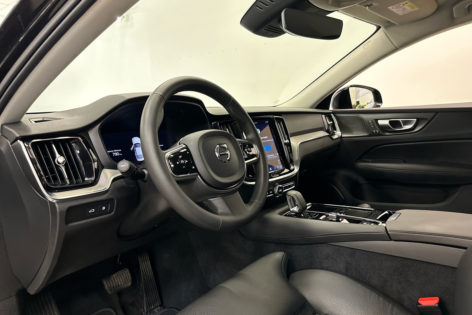VOLVO S60 18