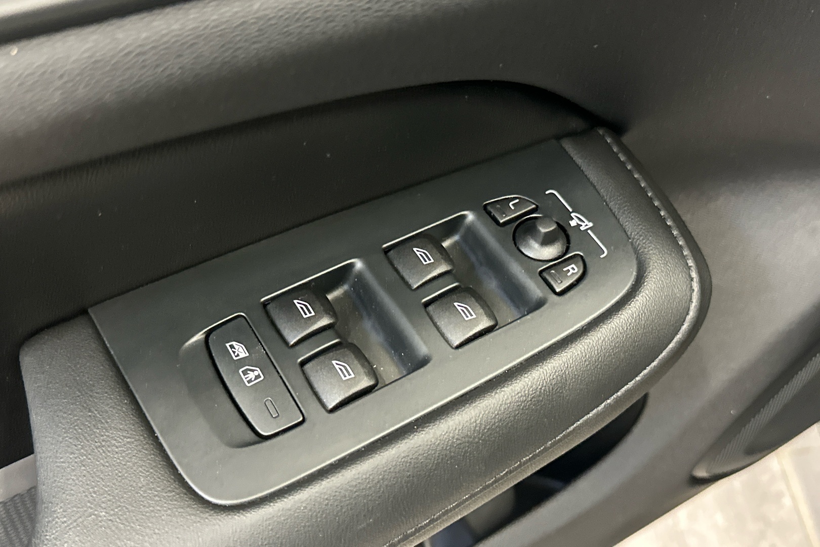 VOLVO S60 9