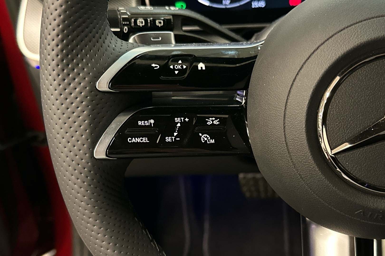 MERCEDES-BENZ GLC 2024