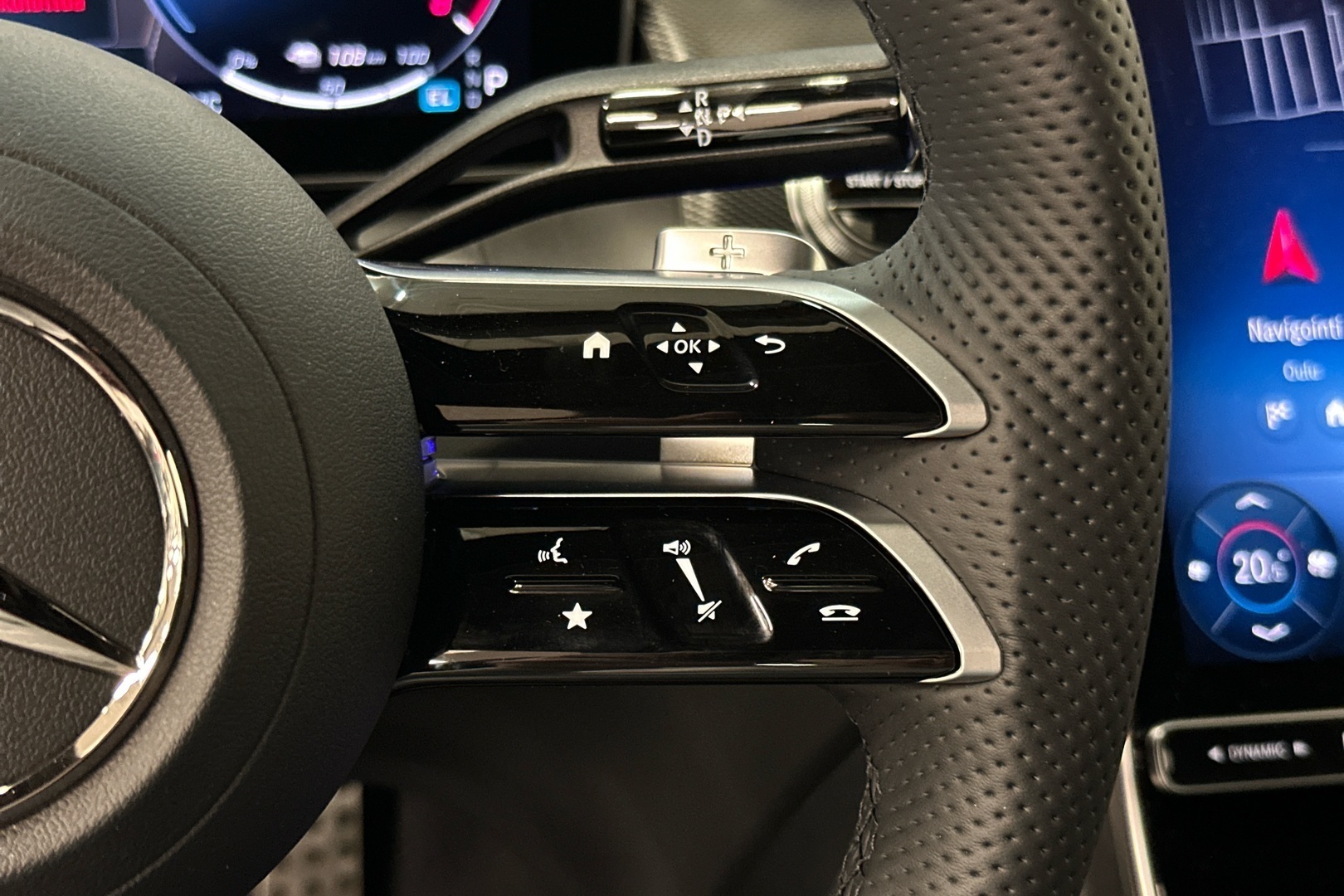 MERCEDES-BENZ GLC 2024