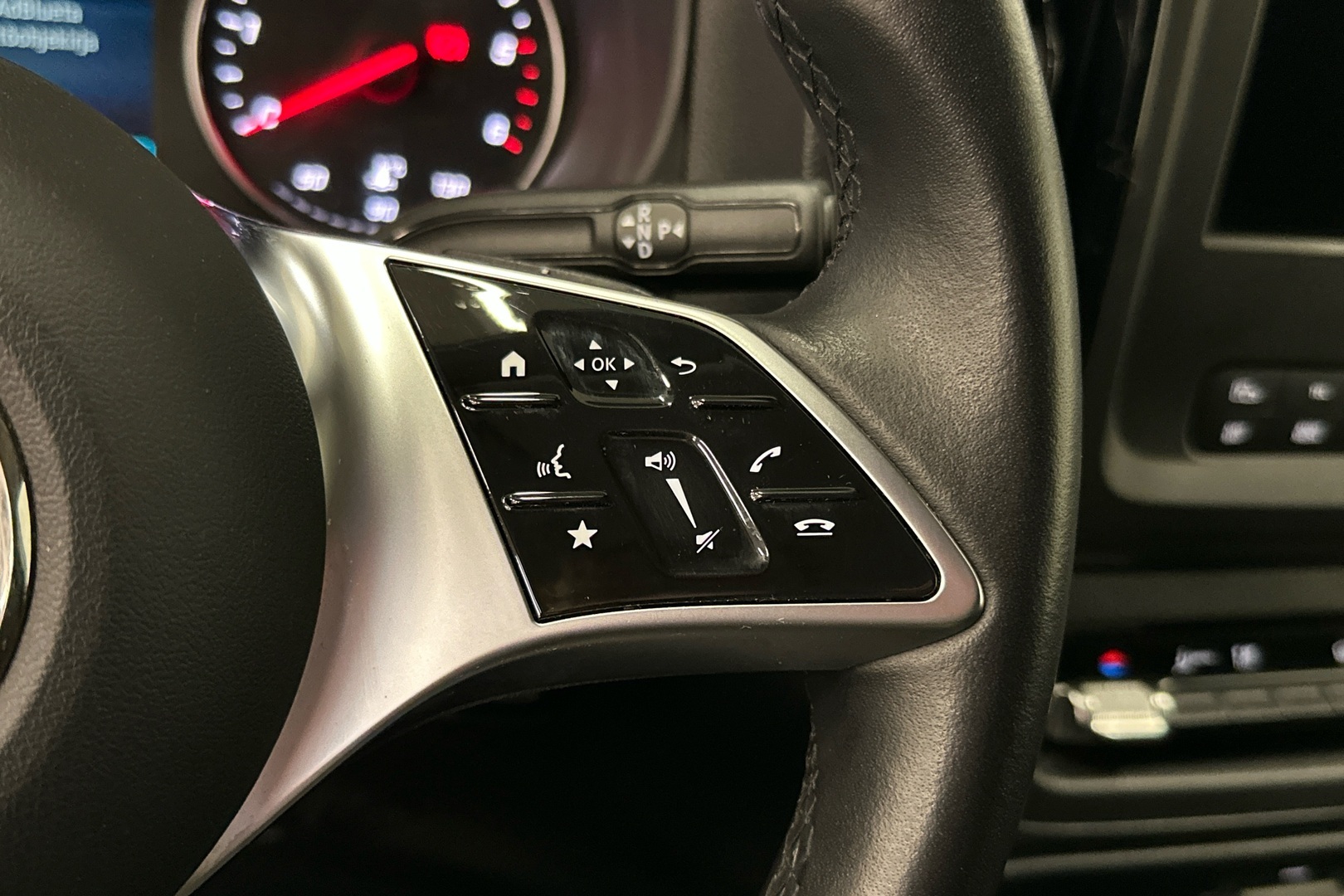MERCEDES-BENZ VITO 2024