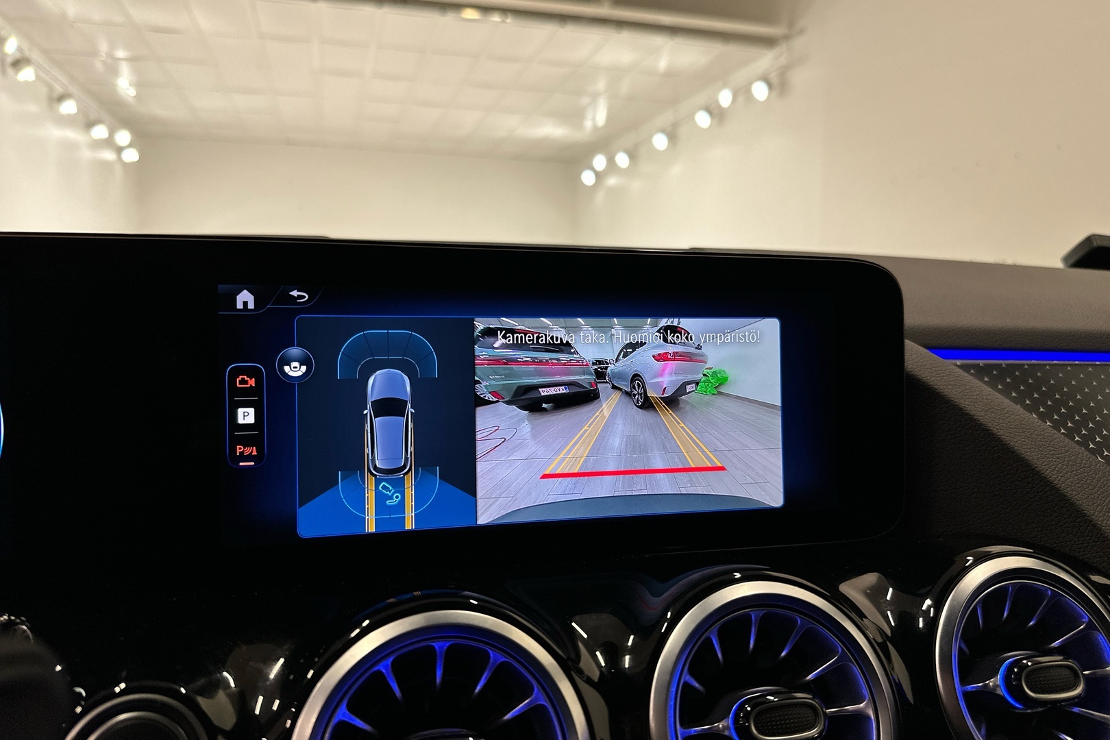 MERCEDES-BENZ EQA 2025