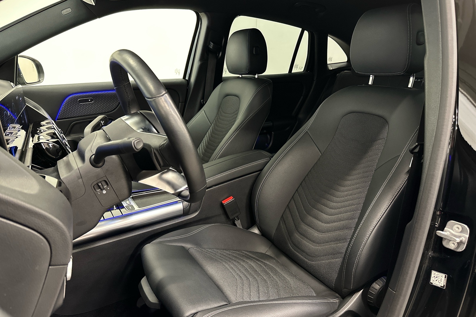 MERCEDES-BENZ EQA 2025