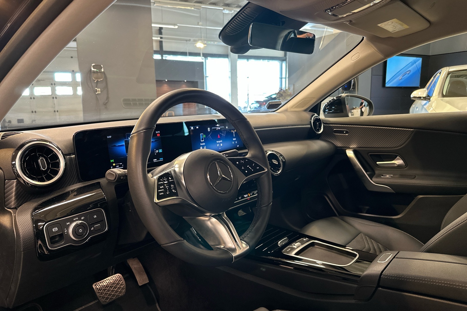 MERCEDES-BENZ A 2025