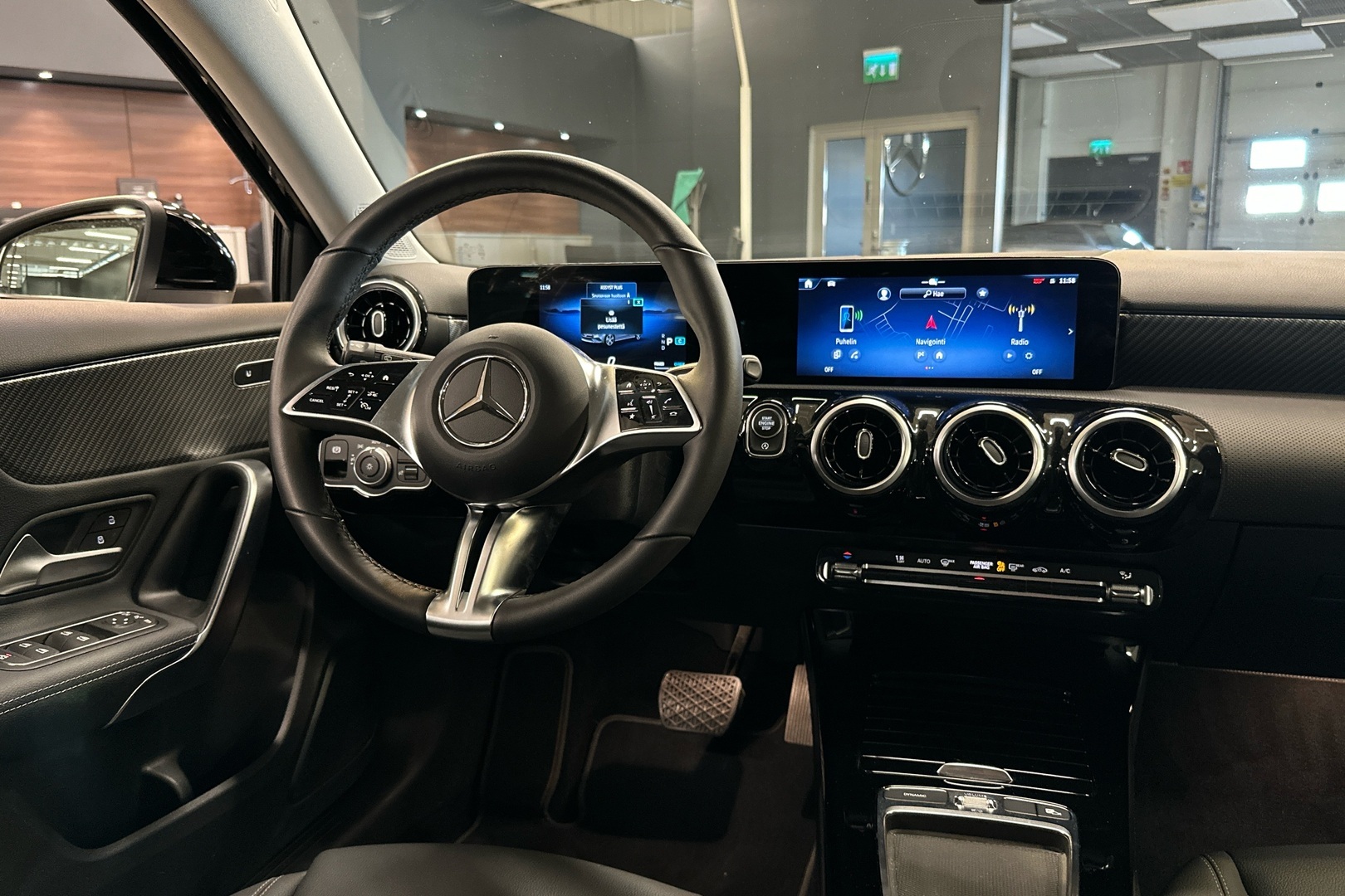 MERCEDES-BENZ A 2025