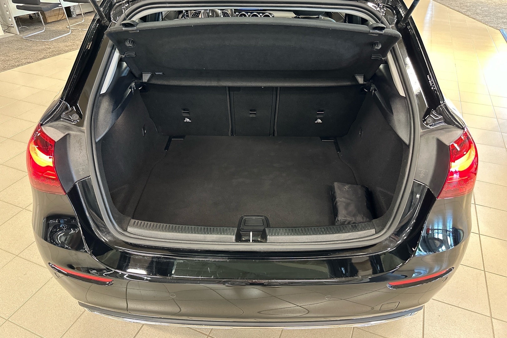 MERCEDES-BENZ A 2025