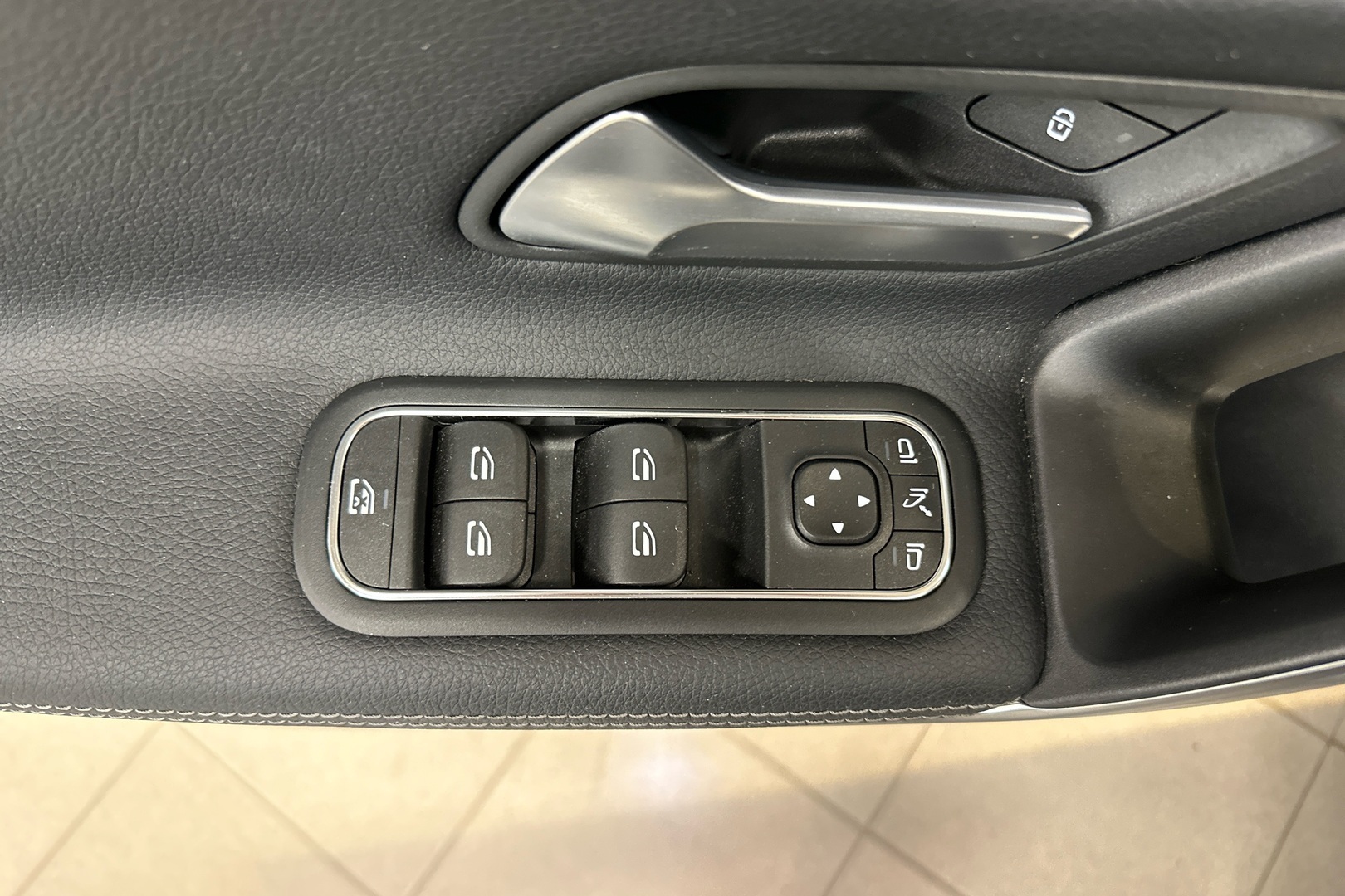 MERCEDES-BENZ A 2025