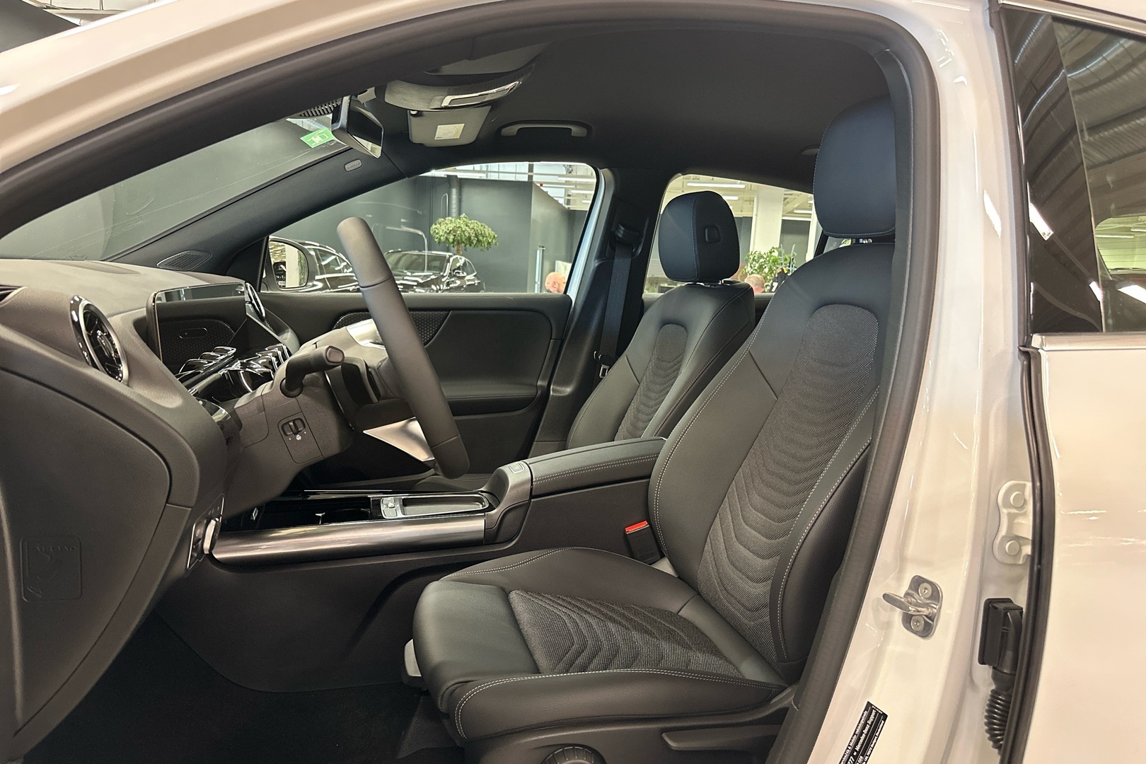 MERCEDES-BENZ GLA 2025