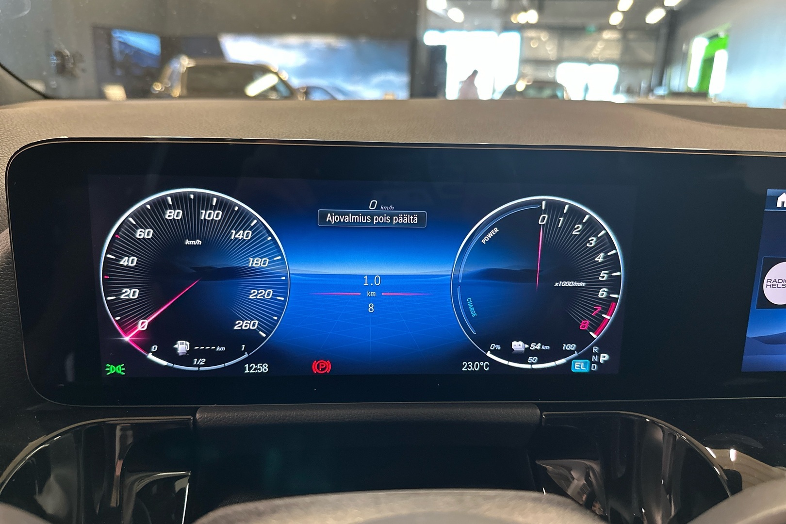 MERCEDES-BENZ GLA 2025