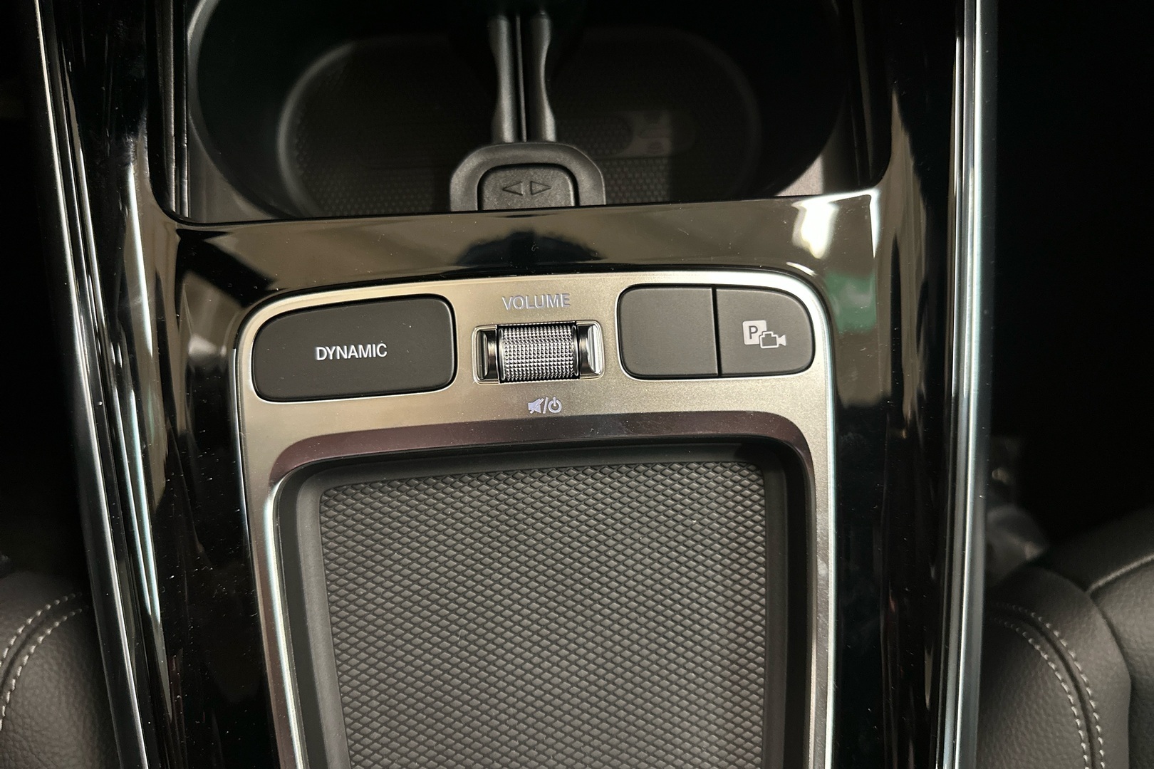 MERCEDES-BENZ GLA 2025