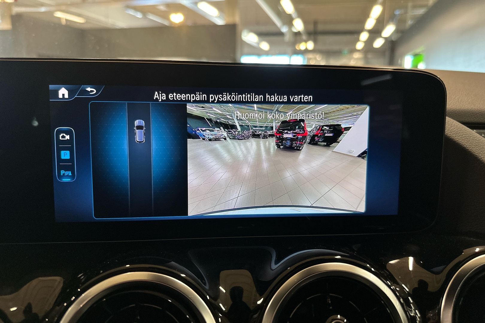 MERCEDES-BENZ GLA 2025