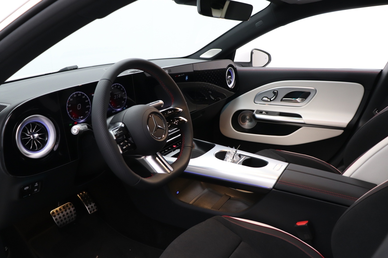 MERCEDES-BENZ CLA 28