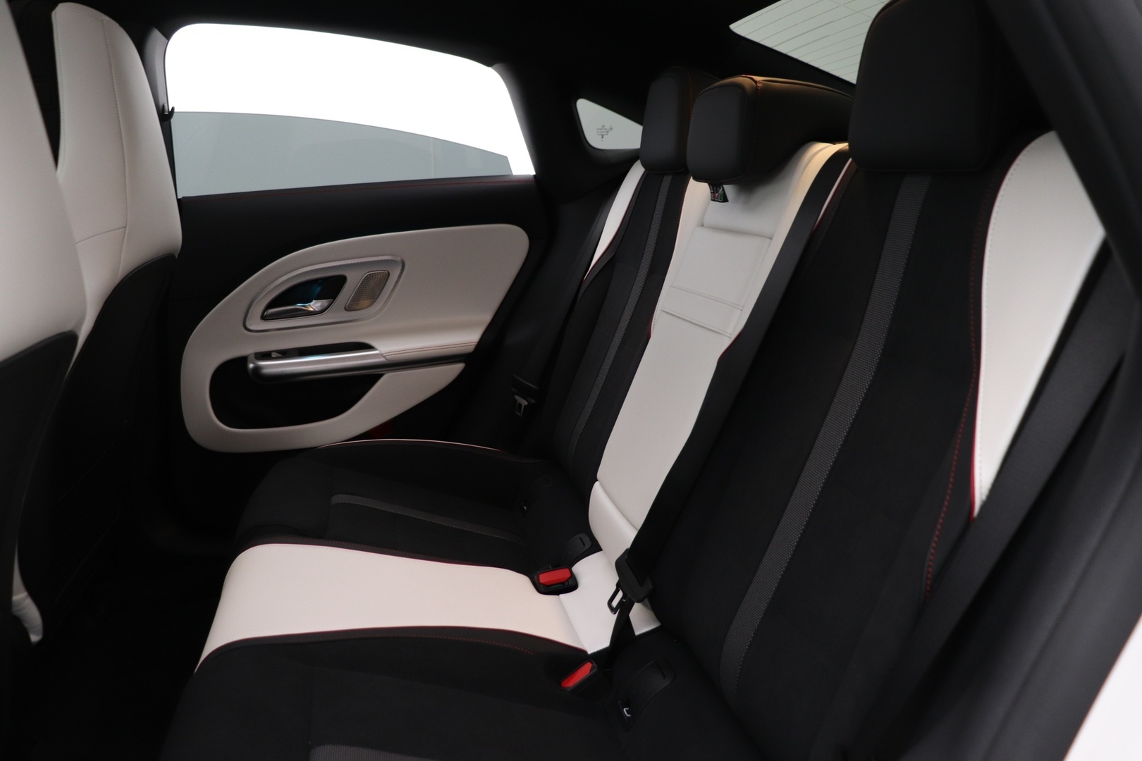 MERCEDES-BENZ CLA 35