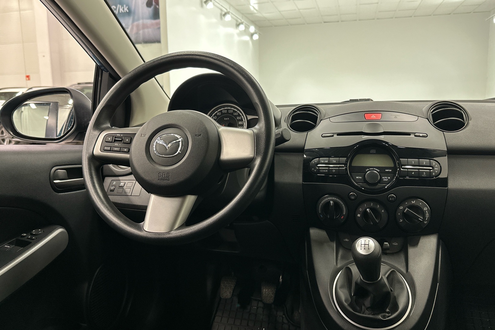 MAZDA Mazda2 2011