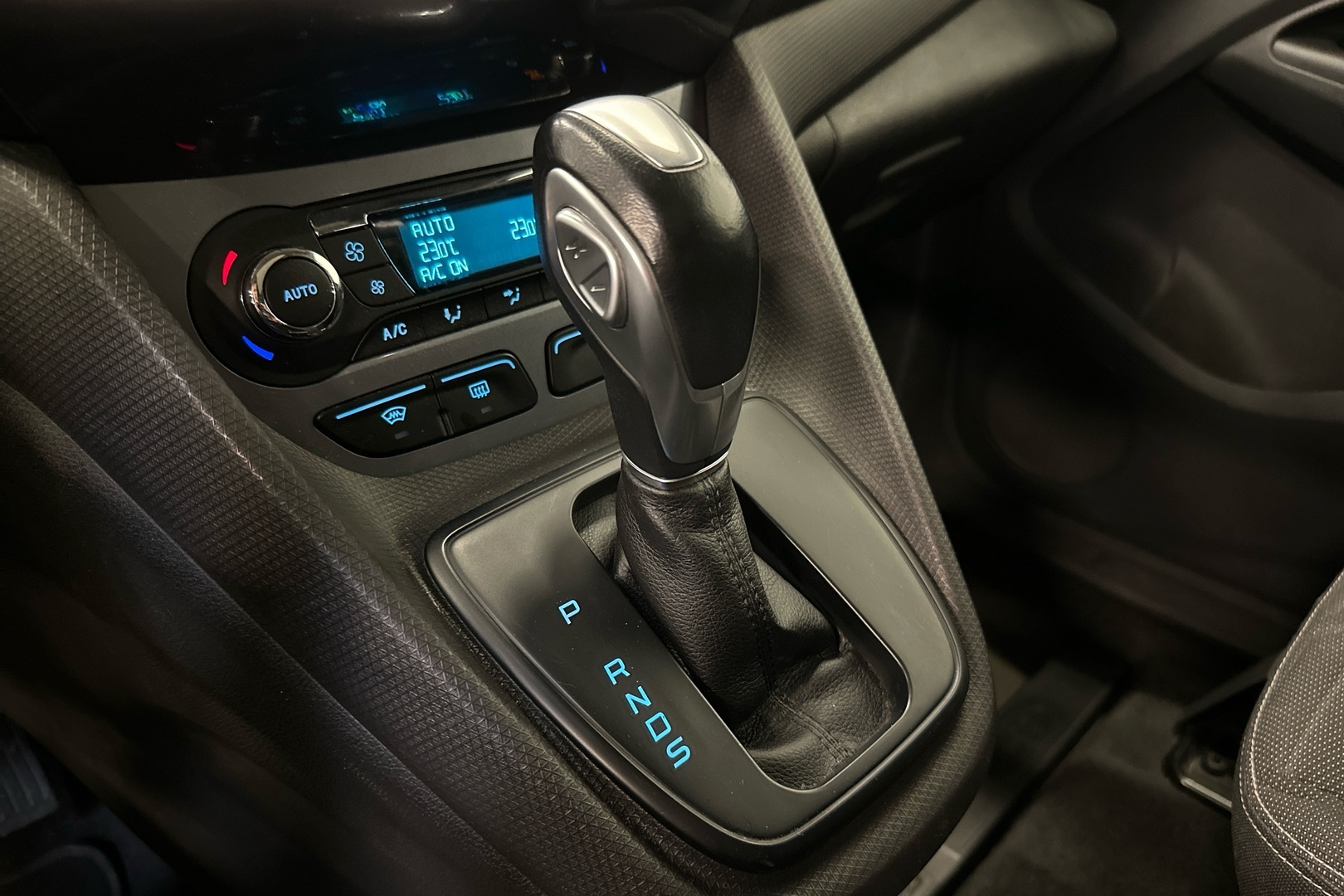 FORD Grand Tourneo Connect 2015