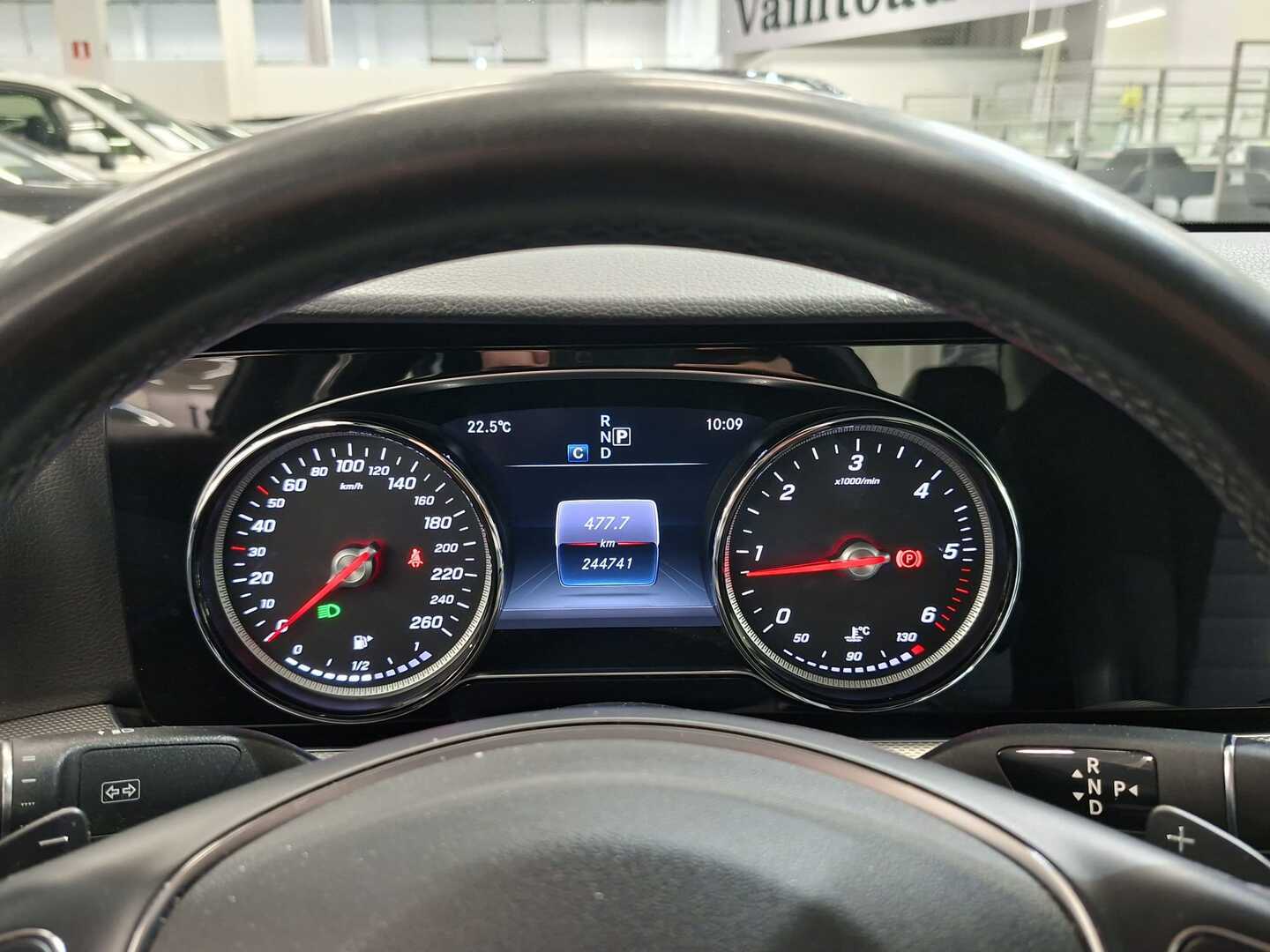 MERCEDES-BENZ E 2016