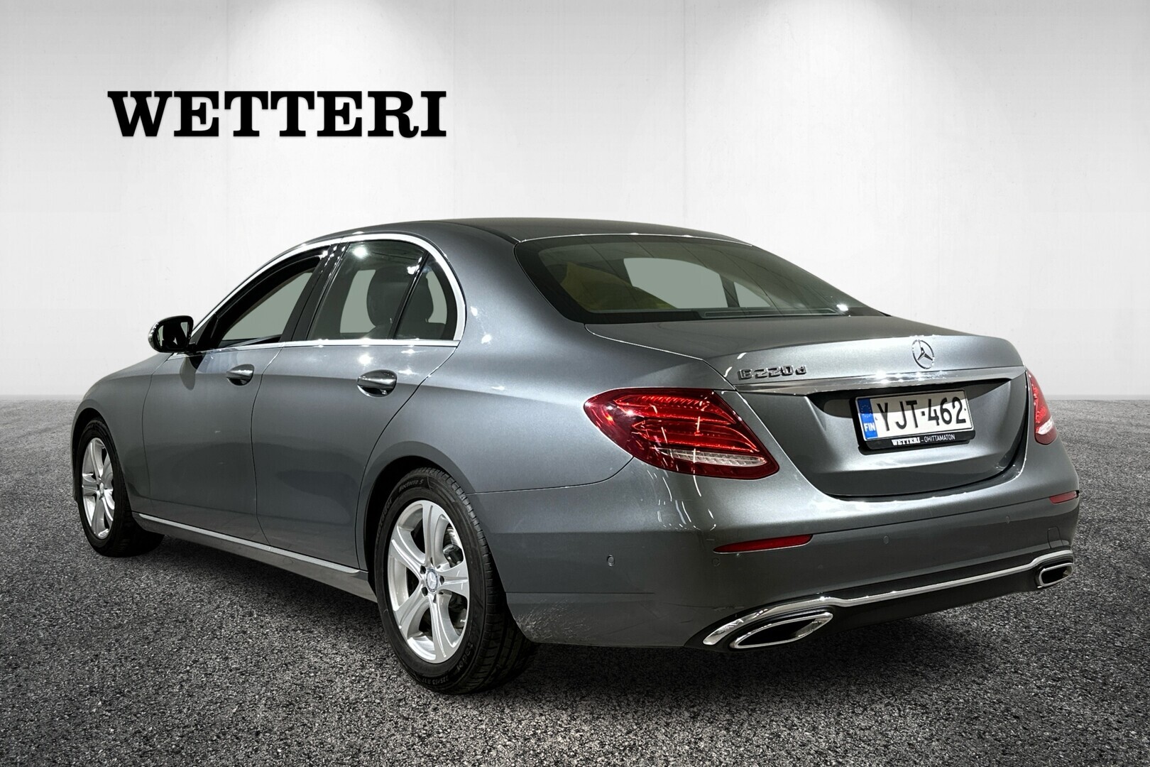 MERCEDES-BENZ E 2016