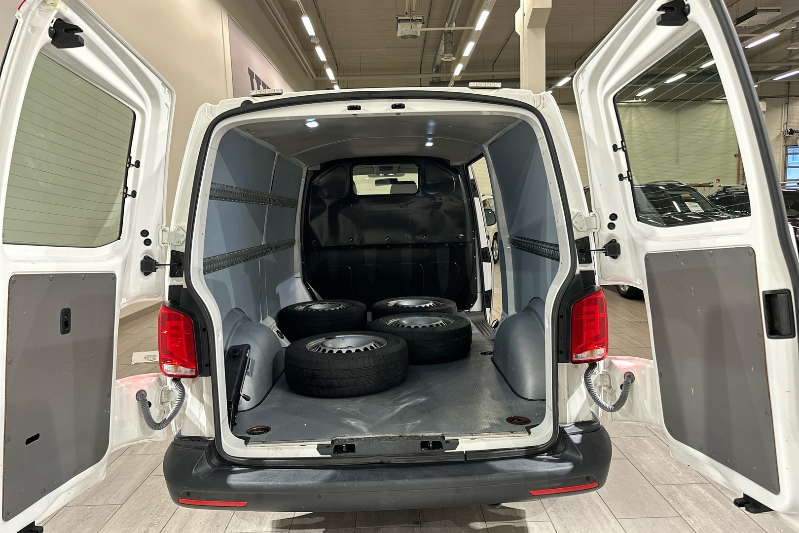 VOLKSWAGEN Transporter 2020