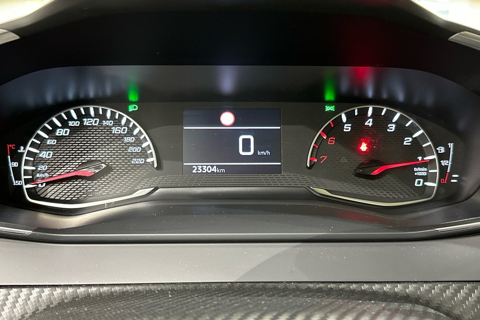 PEUGEOT 208 2021