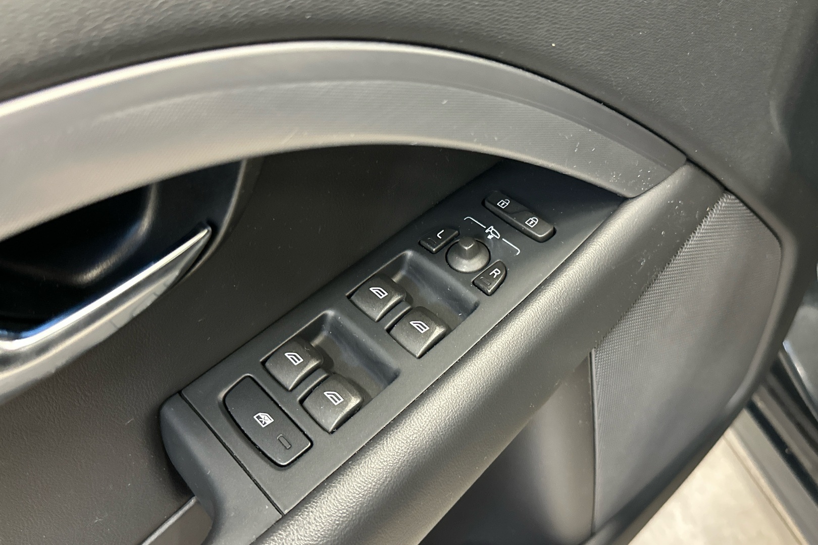 VOLVO V70 2016