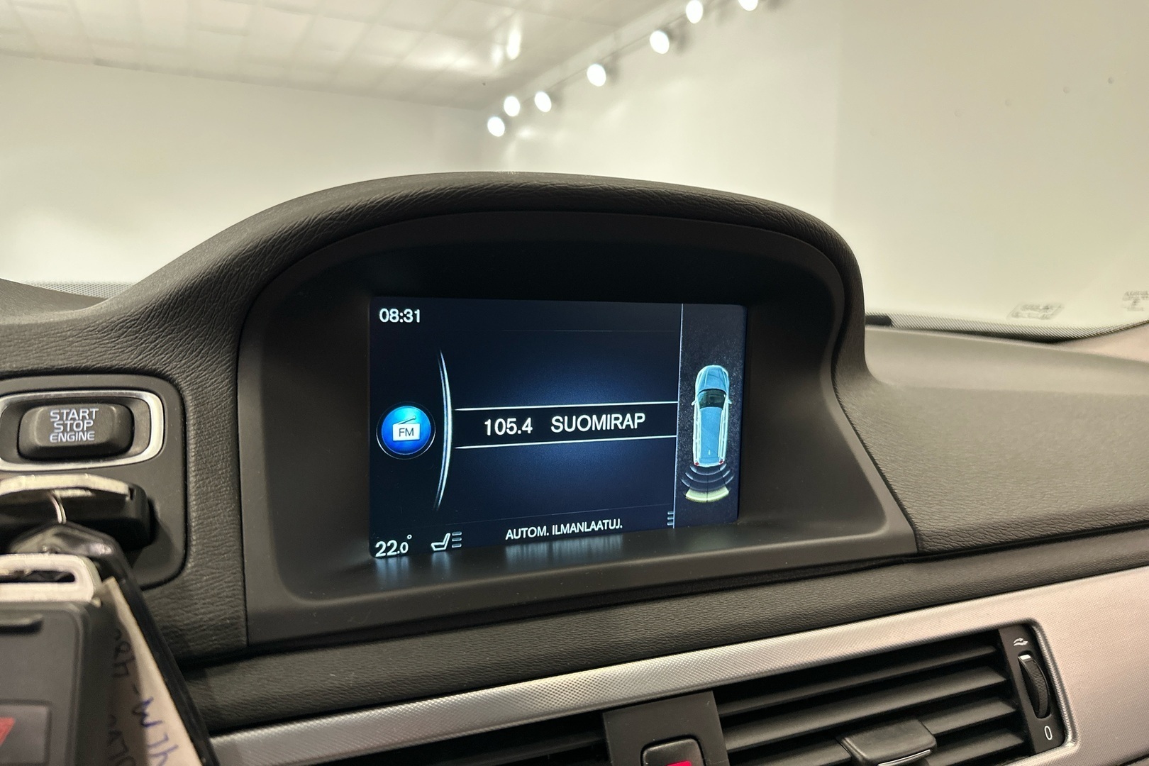 VOLVO V70 2016