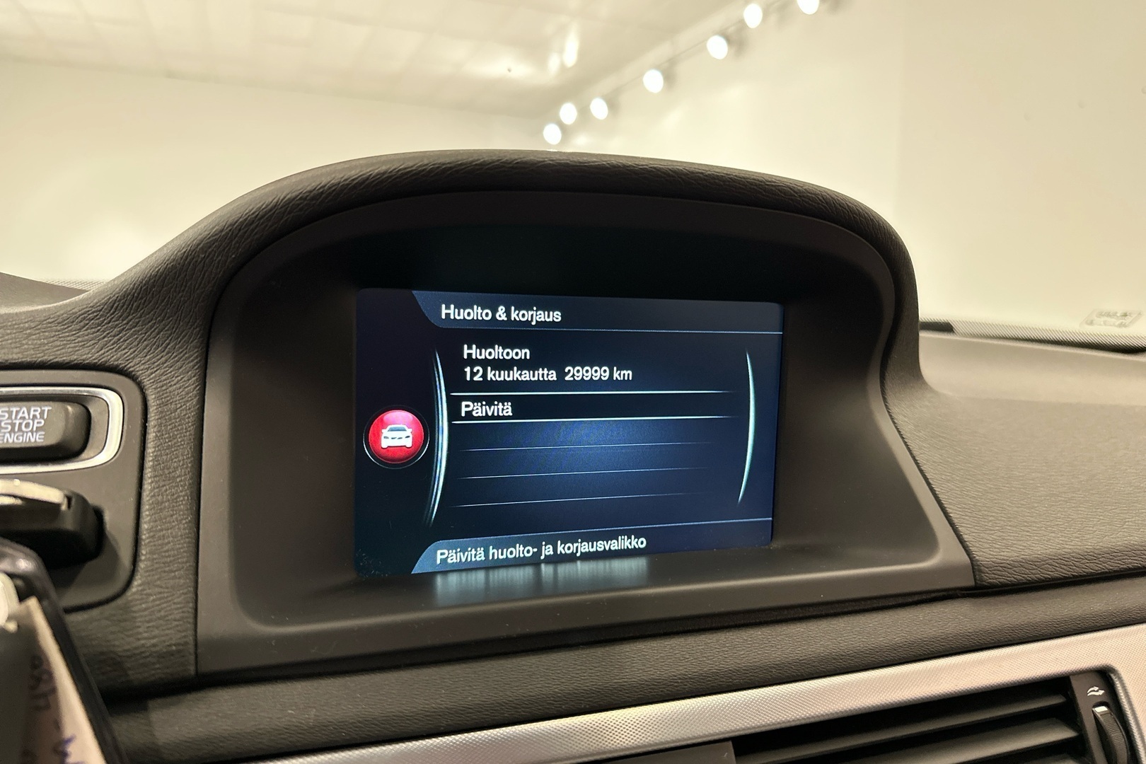 VOLVO V70 2016